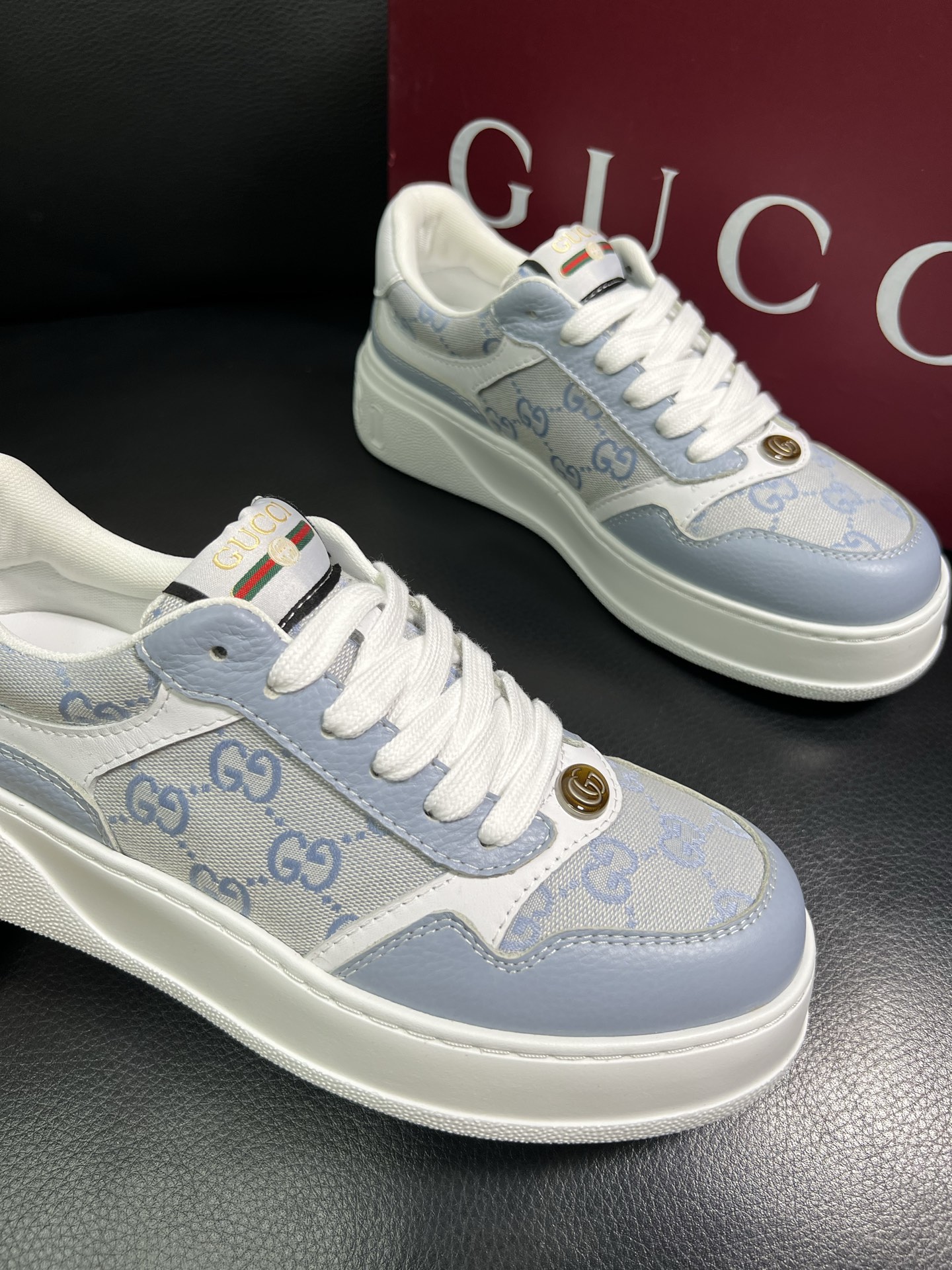  Gucci 🔍顶级代购🇮🇹 古奇专柜新款，原厂配置意大利进口牛皮搭配印花布面料，进口牛皮内里垫，透气舒