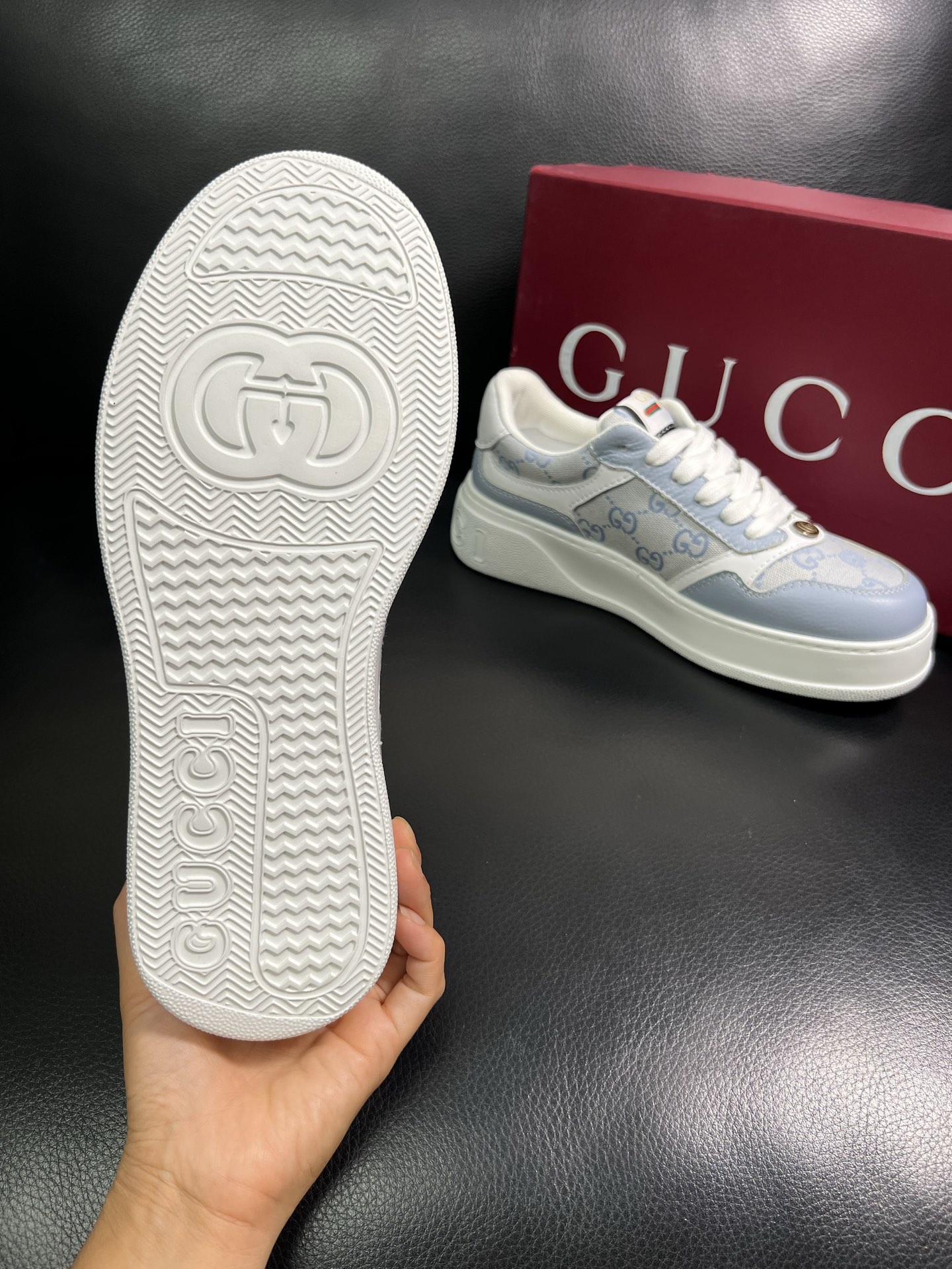  Gucci 🔍顶级代购🇮🇹 古奇专柜新款，原厂配置意大利进口牛皮搭配印花布面料，进口牛皮内里垫，透气舒