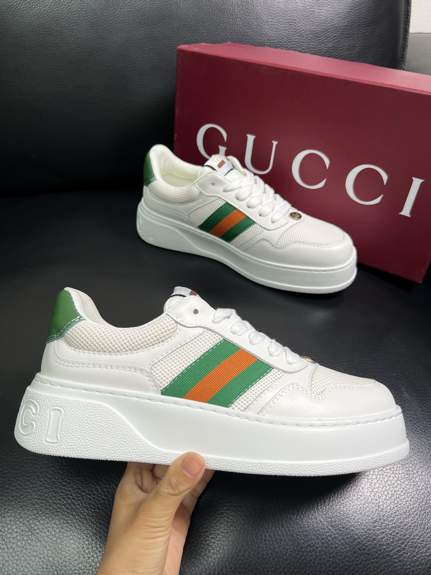  Gucci 🔍顶级代购🇮🇹 古奇专柜新款，原厂配置意大利进口牛皮搭配印花布面料，进口牛皮内里垫，透气舒
