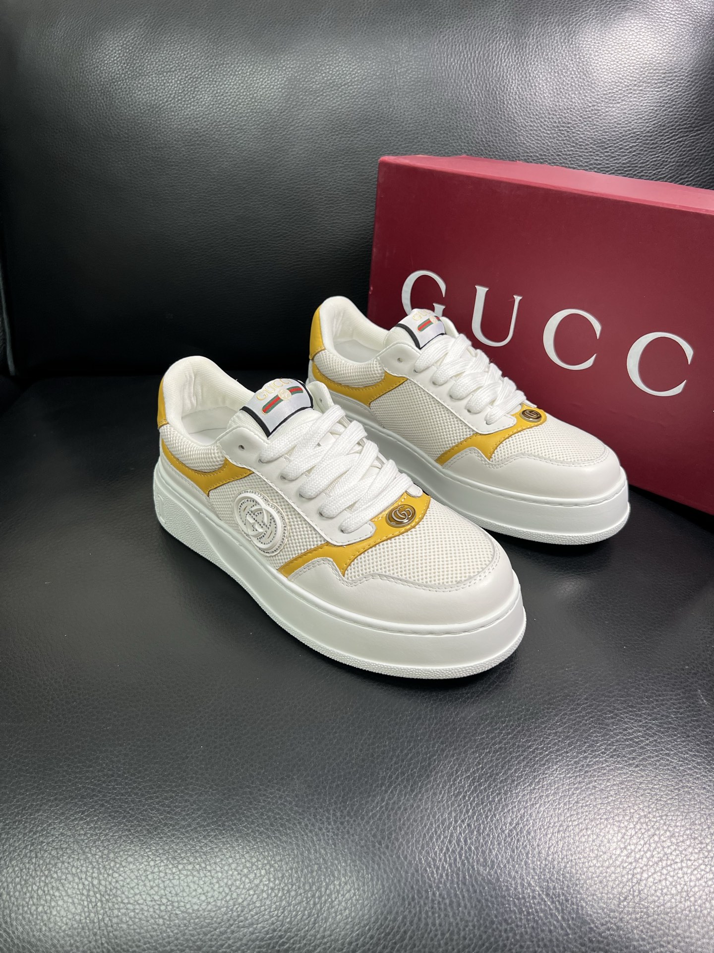  Gucci 🔍顶级代购🇮🇹 古奇专柜新款，原厂配置意大利进口牛皮搭配印花布面料，进口牛皮内里垫，透气舒