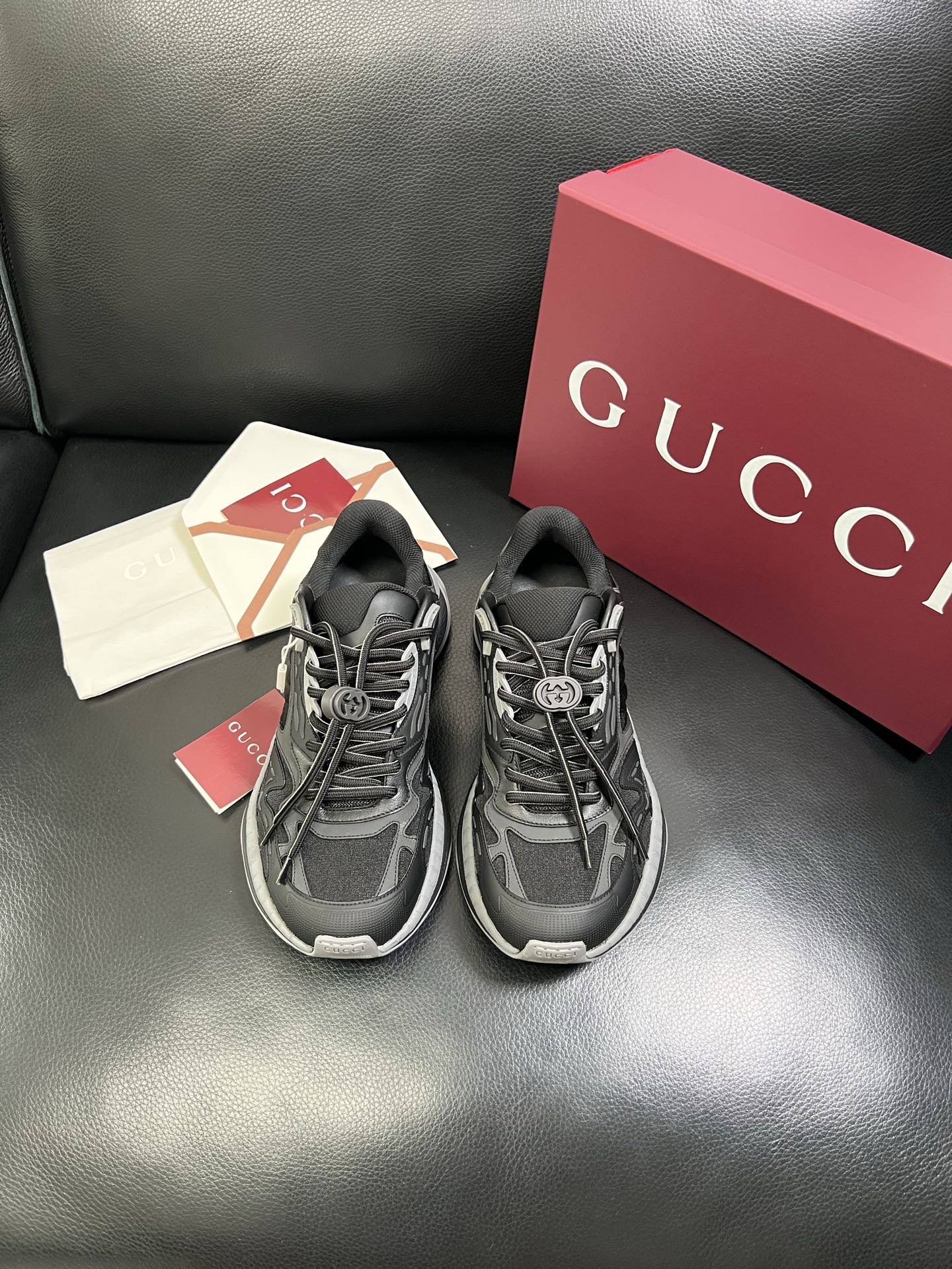  Gucci 🔍顶级代购🇮🇹 古奇专柜新款，原厂配置意大利进口牛皮搭配印花布面料，进口牛皮内里垫，透气舒