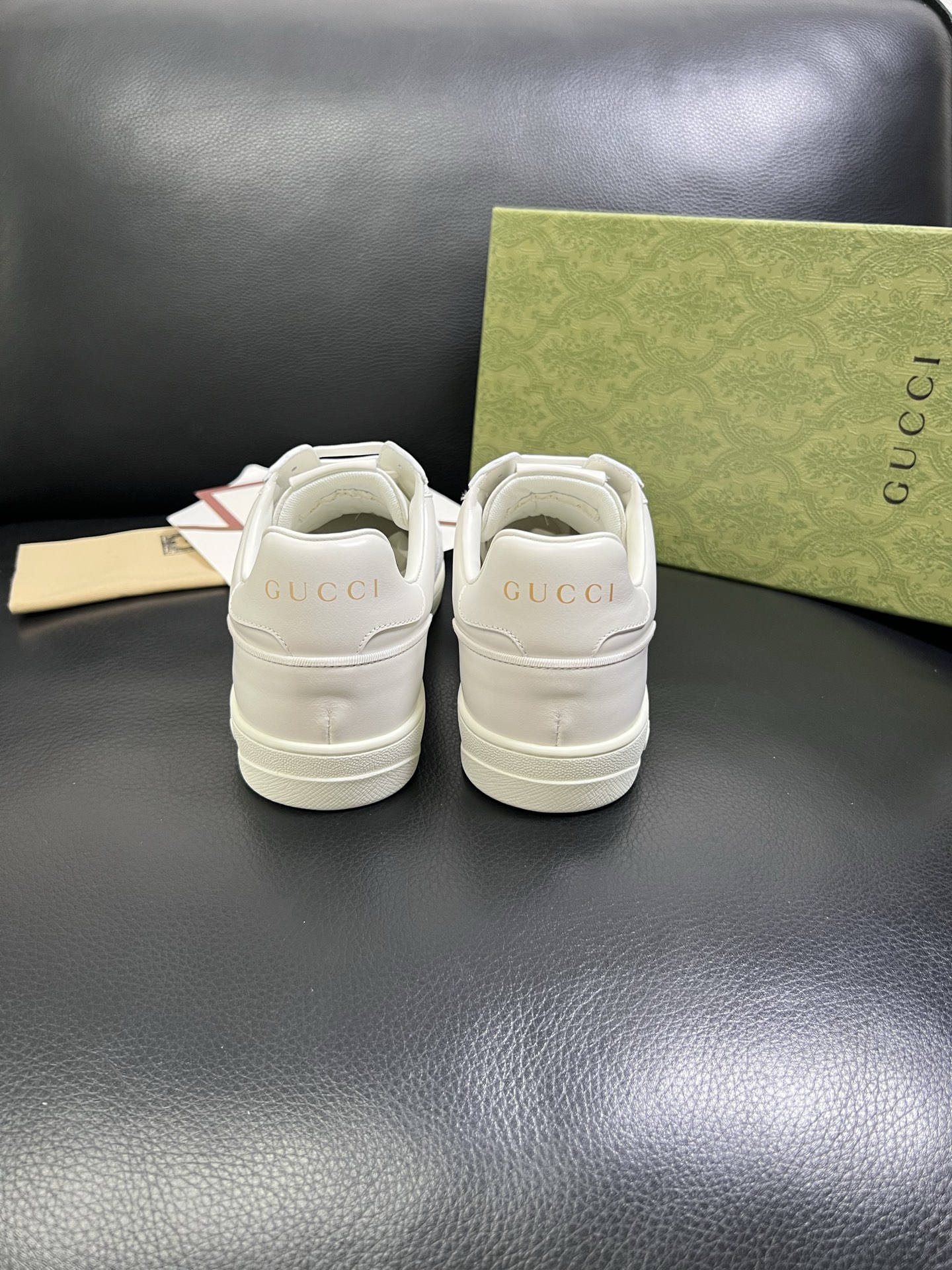  Gucci 🔍顶级代购🇮🇹 古奇专柜新款，原厂配置意大利进口牛皮搭配印花布面料，进口牛皮内里垫，透气舒