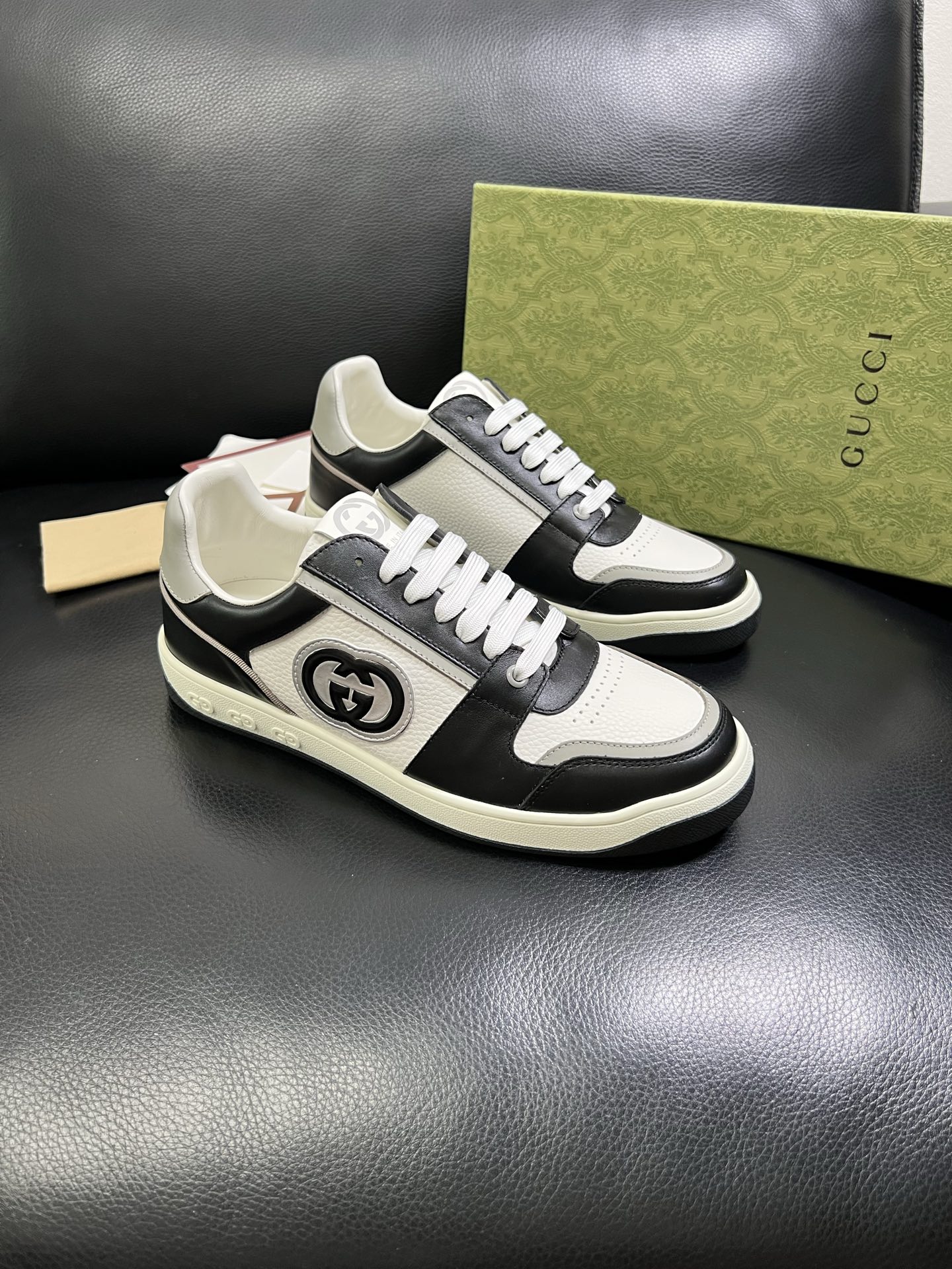  Gucci 🔍顶级代购🇮🇹 古奇专柜新款，原厂配置意大利进口牛皮搭配印花布面料，进口牛皮内里垫，透气舒