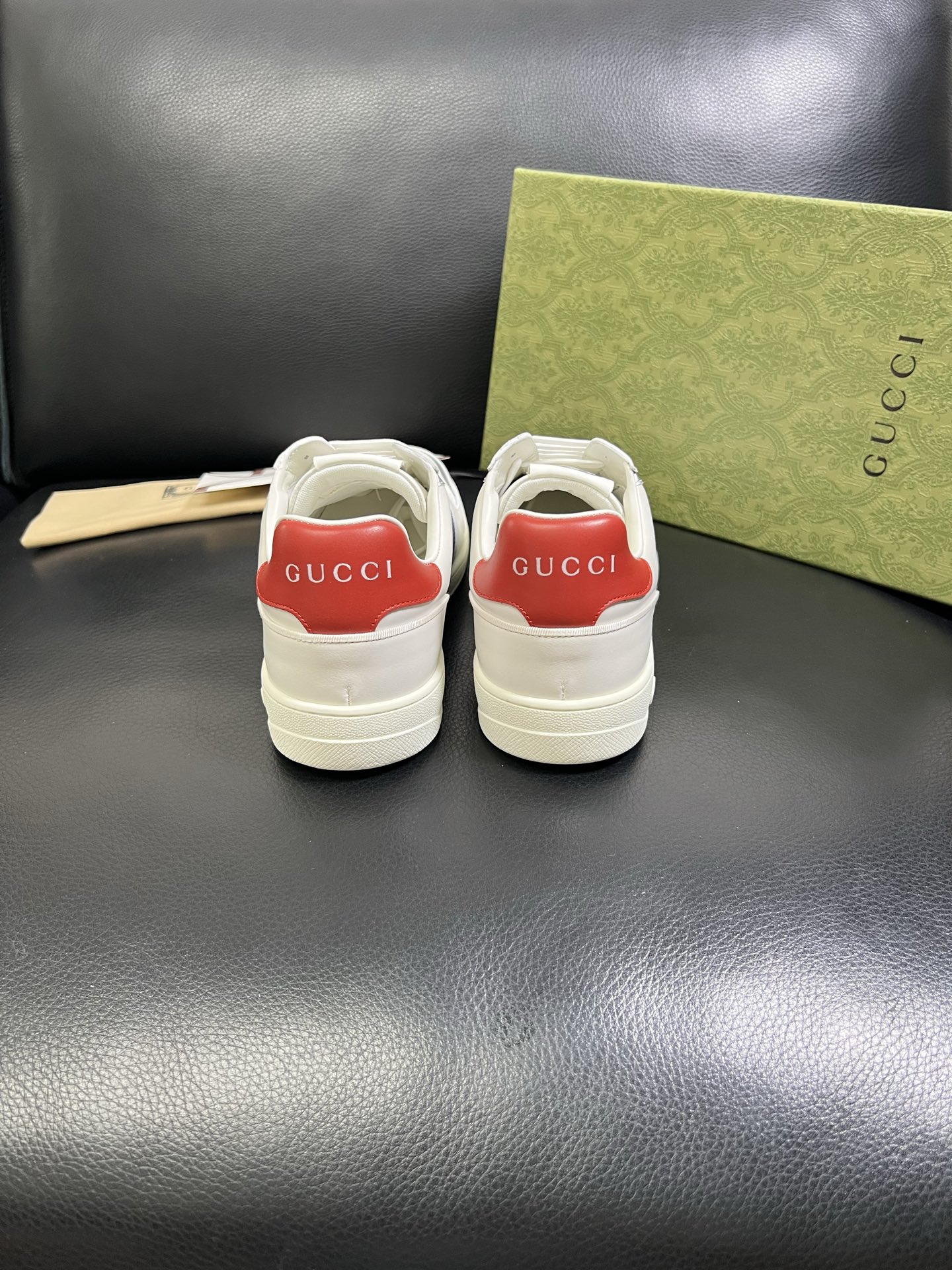  Gucci 🔍顶级代购🇮🇹 古奇专柜新款，原厂配置意大利进口牛皮搭配印花布面料，进口牛皮内里垫，透气舒