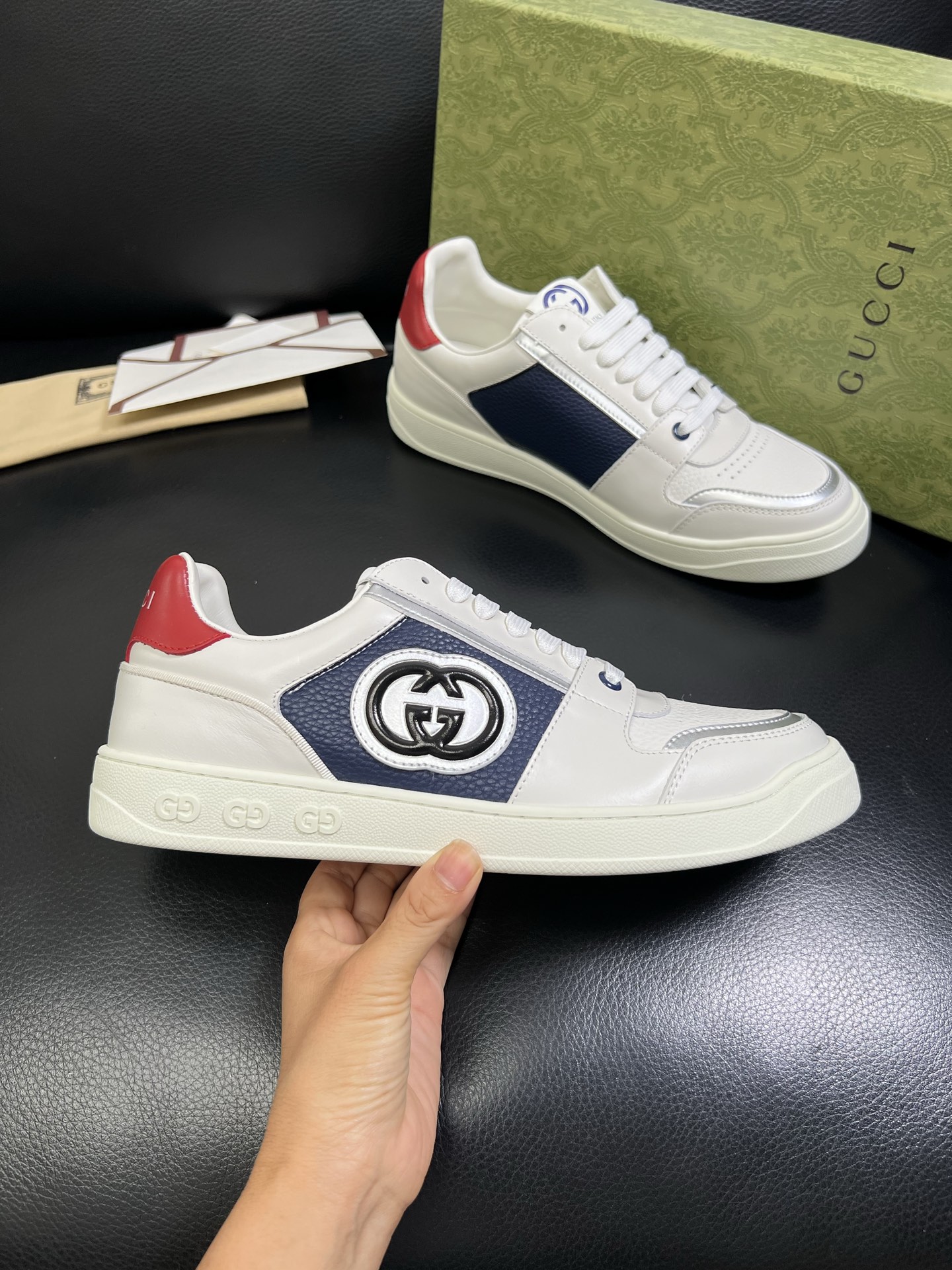  Gucci 🔍顶级代购🇮🇹 古奇专柜新款，原厂配置意大利进口牛皮搭配印花布面料，进口牛皮内里垫，透气舒