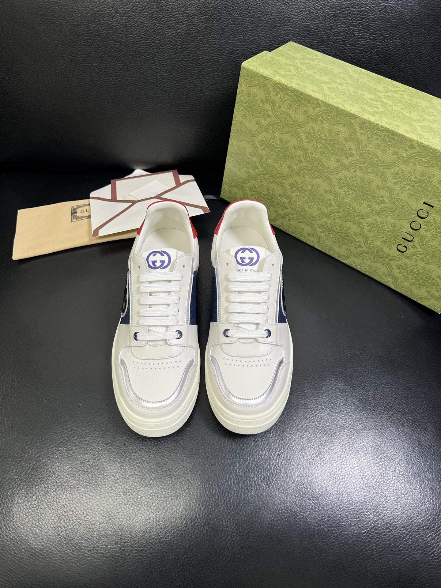  Gucci 🔍顶级代购🇮🇹 古奇专柜新款，原厂配置意大利进口牛皮搭配印花布面料，进口牛皮内里垫，透气舒