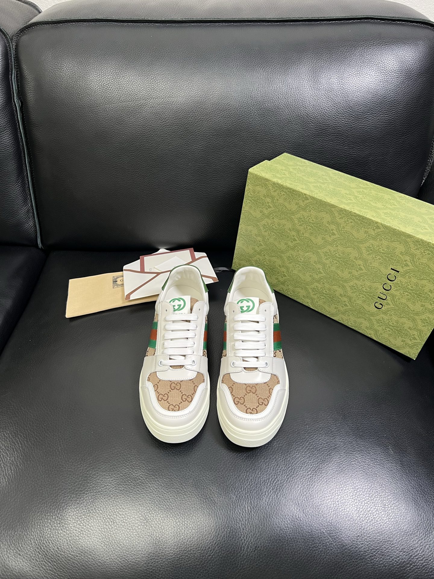  Gucci 🔍顶级代购🇮🇹 古奇专柜新款，原厂配置意大利进口牛皮搭配印花布面料，进口牛皮内里垫，透气舒