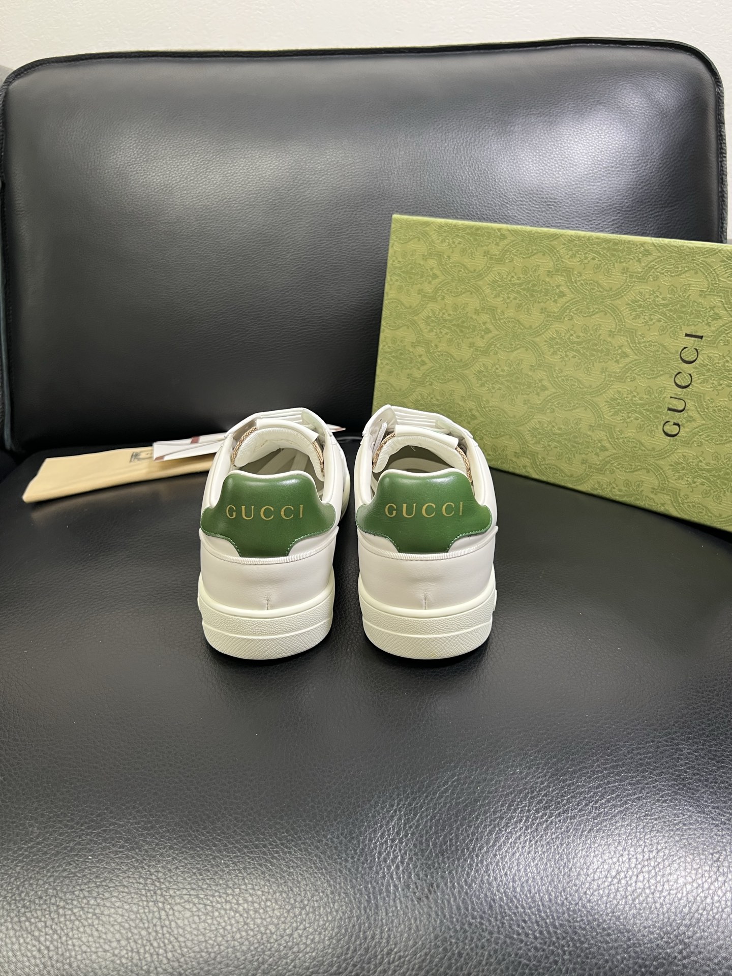 Gucci 🔍顶级代购🇮🇹 古奇专柜新款，原厂配置意大利进口牛皮搭配印花布面料，进口牛皮内里垫，透气舒