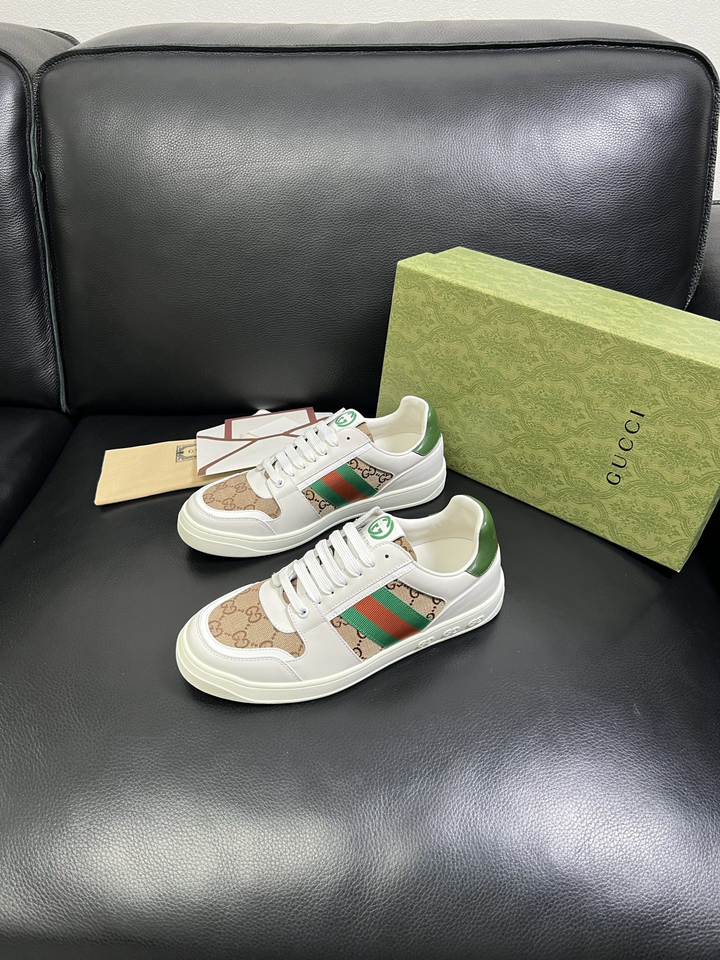  Gucci 🔍顶级代购🇮🇹 古奇专柜新款，原厂配置意大利进口牛皮搭配印花布面料，进口牛皮内里垫，透气舒
