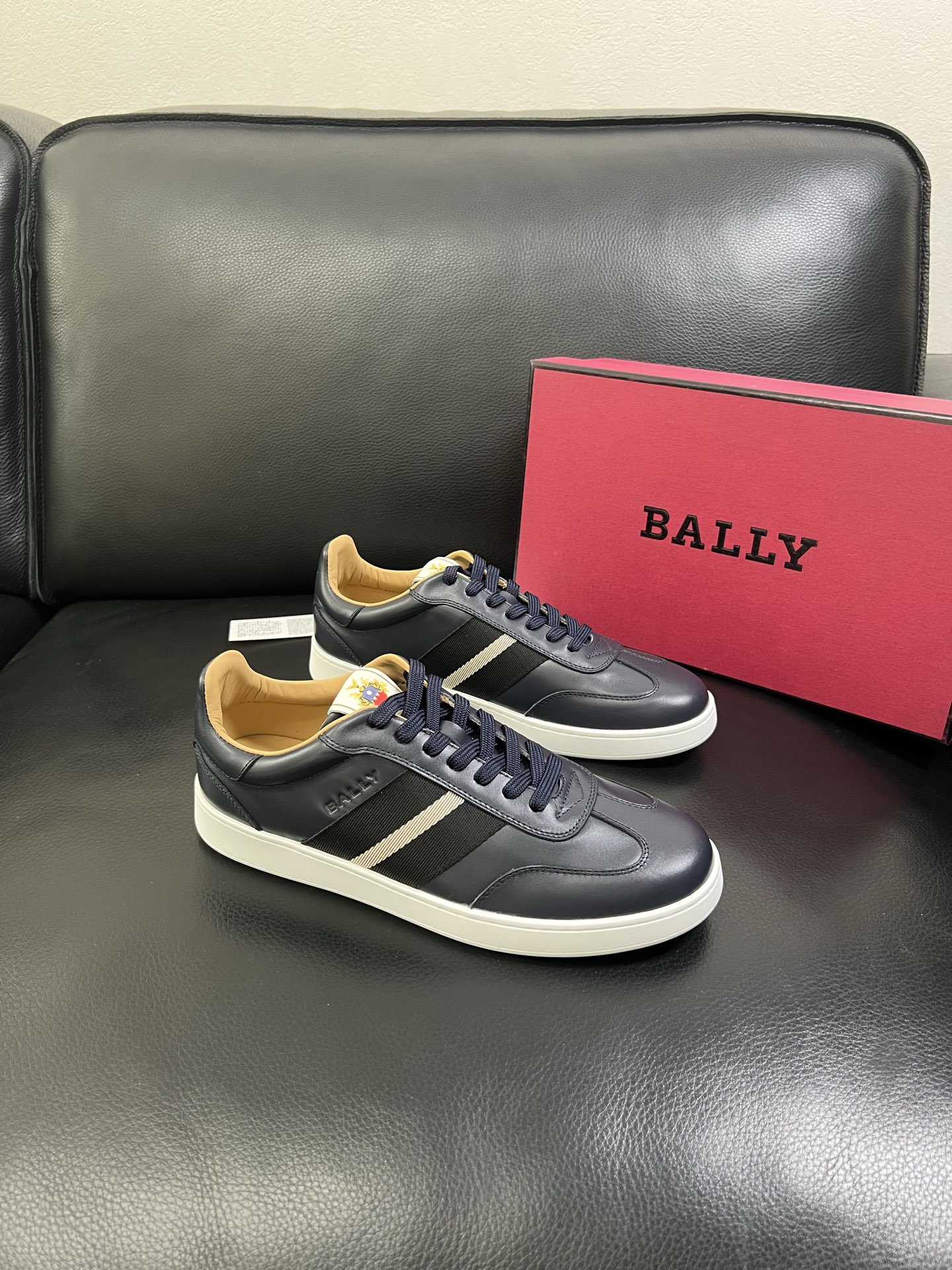  BALLY🔍顶级代购🇮🇹 巴利 经典配色专柜同步，鞋面意大利进口牛皮面料，进口水染牛皮里垫 ，鞋底：原