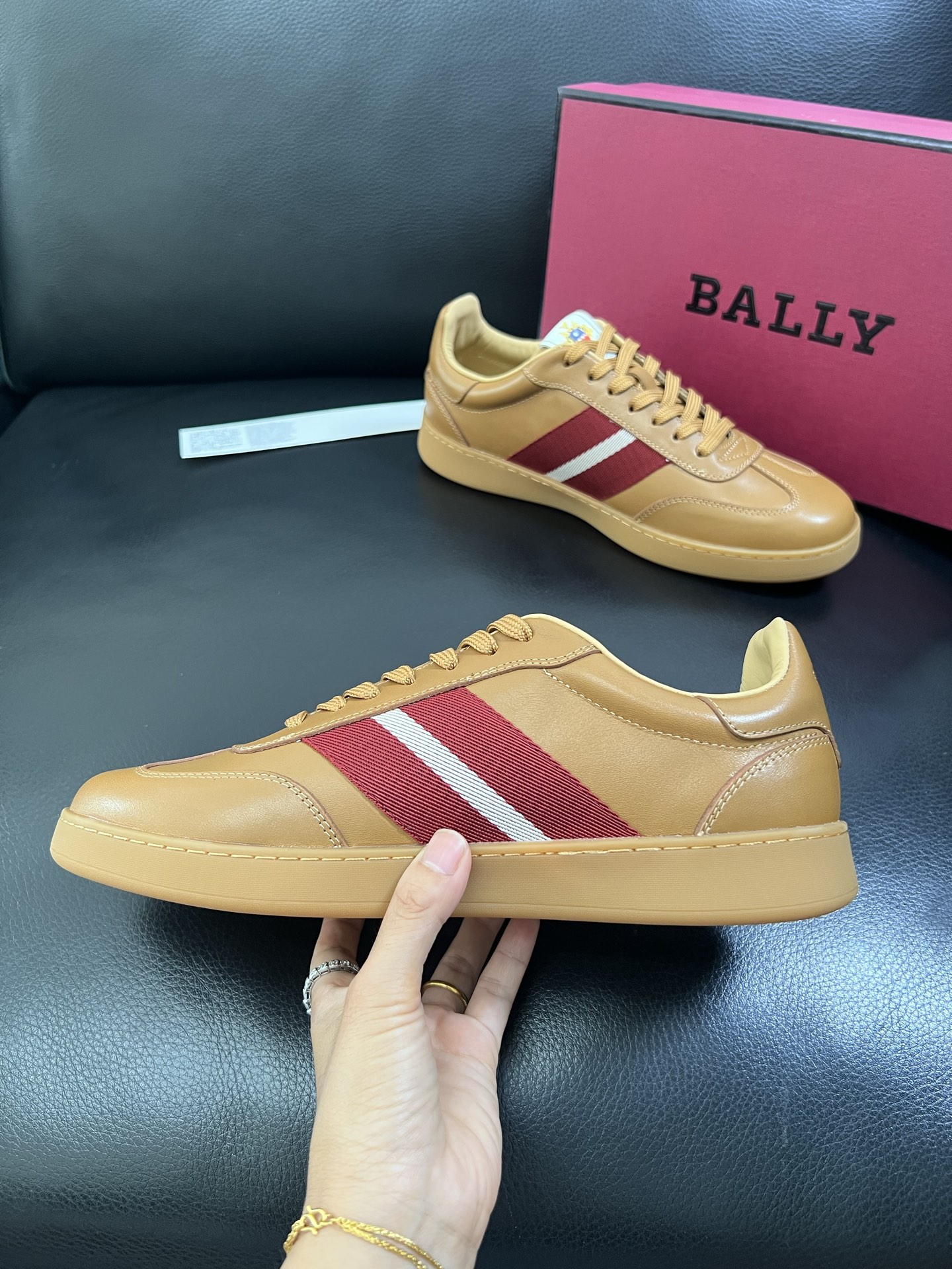  BALLY🔍顶级代购🇮🇹 巴利 经典配色专柜同步，鞋面意大利进口牛皮面料，进口水染牛皮里垫 ，鞋底：原