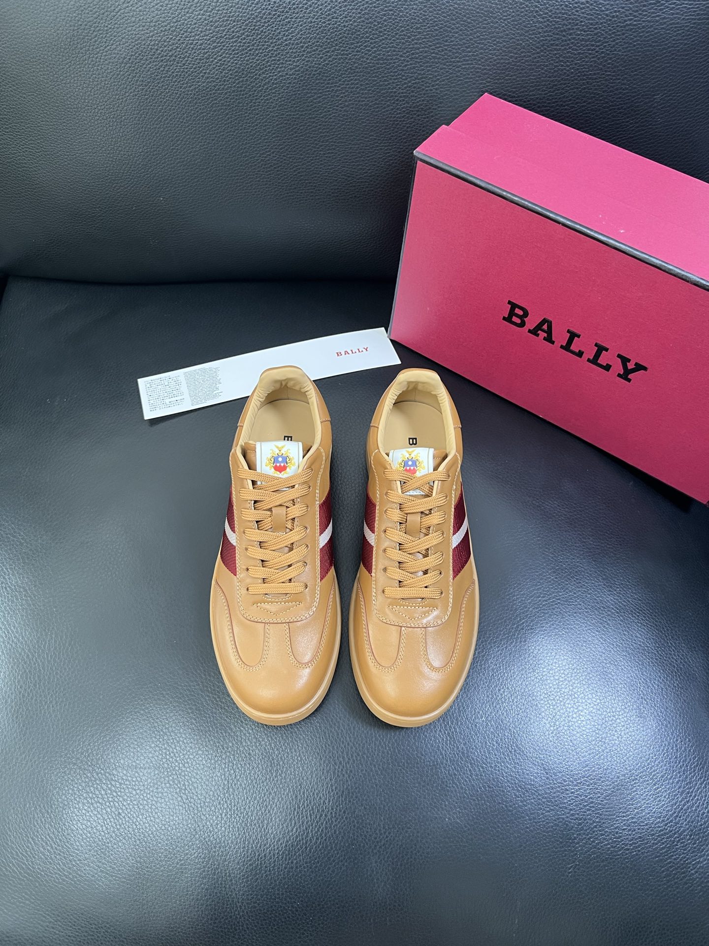  BALLY🔍顶级代购🇮🇹 巴利 经典配色专柜同步，鞋面意大利进口牛皮面料，进口水染牛皮里垫 ，鞋底：原