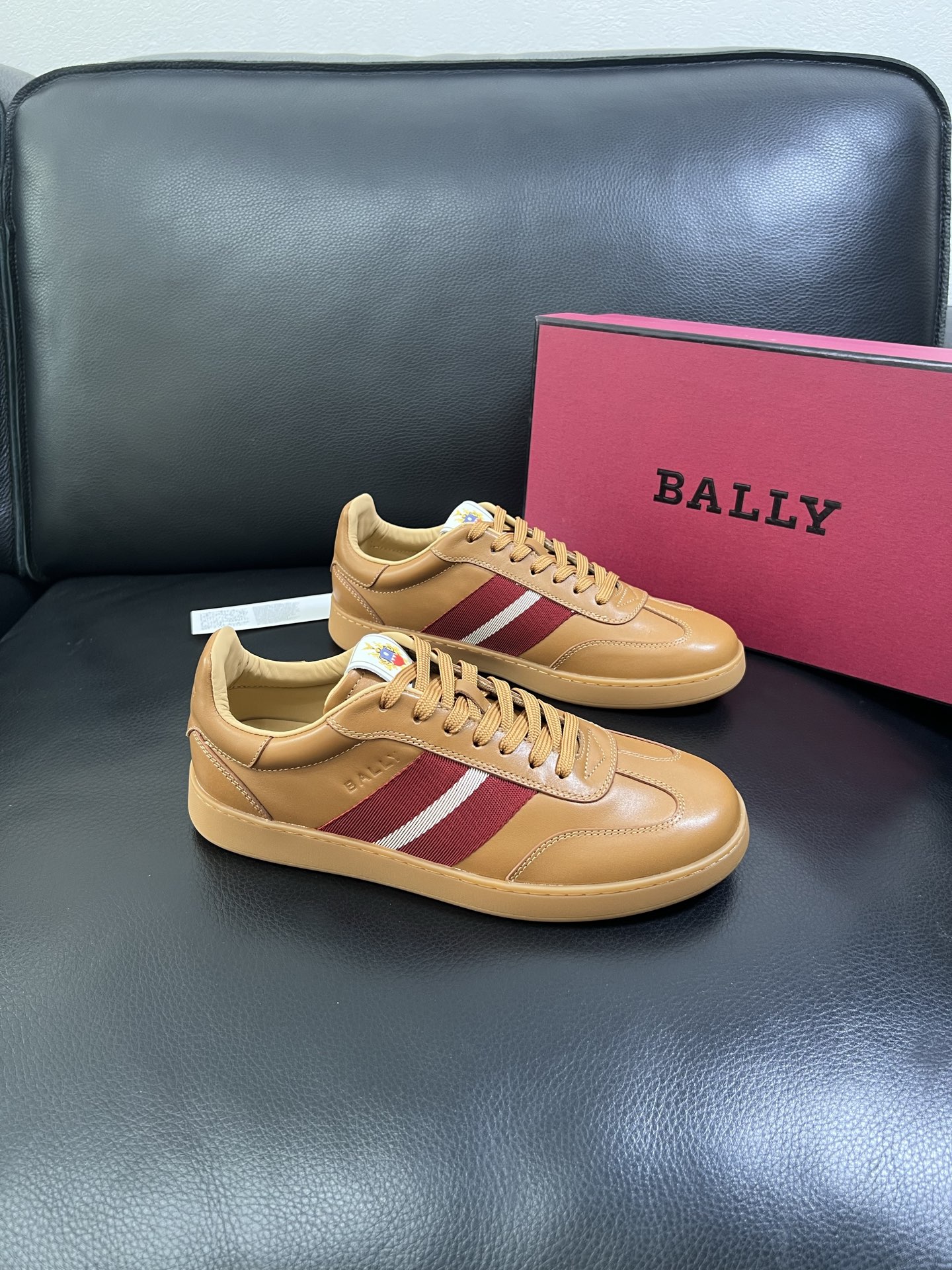  BALLY🔍顶级代购🇮🇹 巴利 经典配色专柜同步，鞋面意大利进口牛皮面料，进口水染牛皮里垫 ，鞋底：原