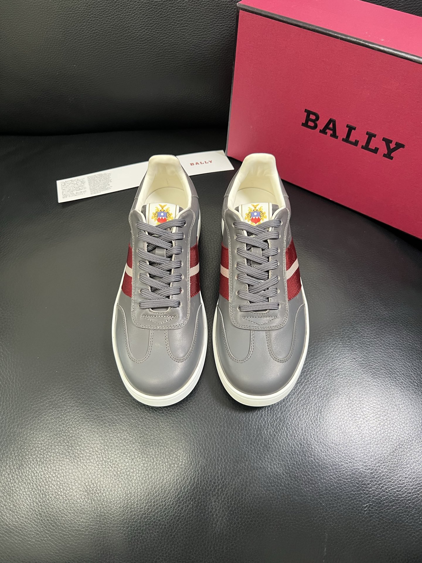  BALLY🔍顶级代购🇮🇹 巴利 经典配色专柜同步，鞋面意大利进口牛皮面料，进口水染牛皮里垫 ，鞋底：原