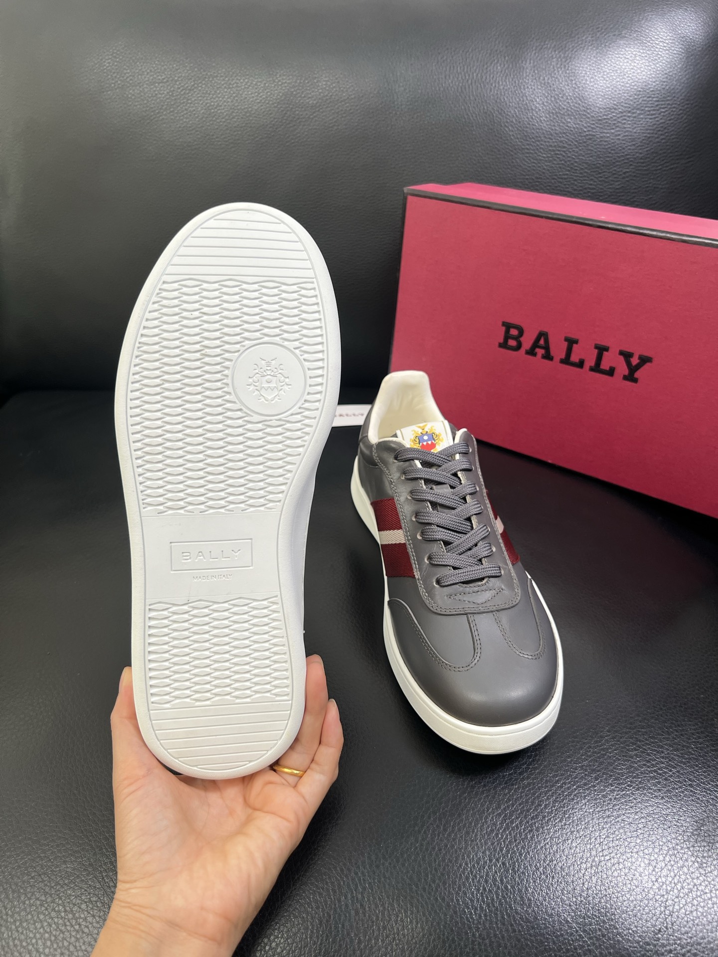  BALLY🔍顶级代购🇮🇹 巴利 经典配色专柜同步，鞋面意大利进口牛皮面料，进口水染牛皮里垫 ，鞋底：原