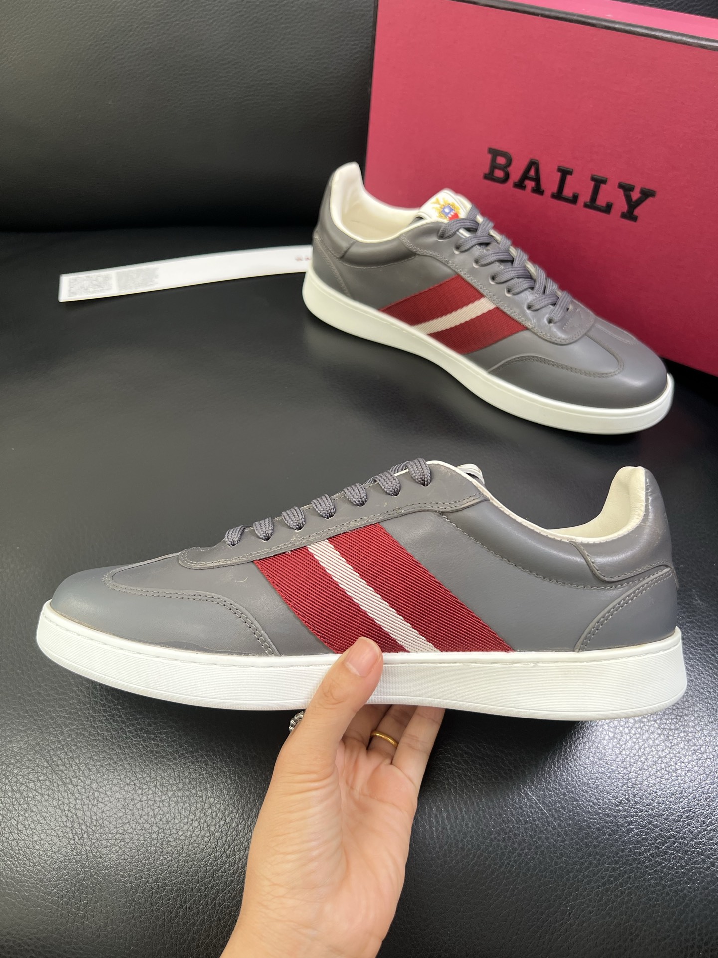  BALLY🔍顶级代购🇮🇹 巴利 经典配色专柜同步，鞋面意大利进口牛皮面料，进口水染牛皮里垫 ，鞋底：原