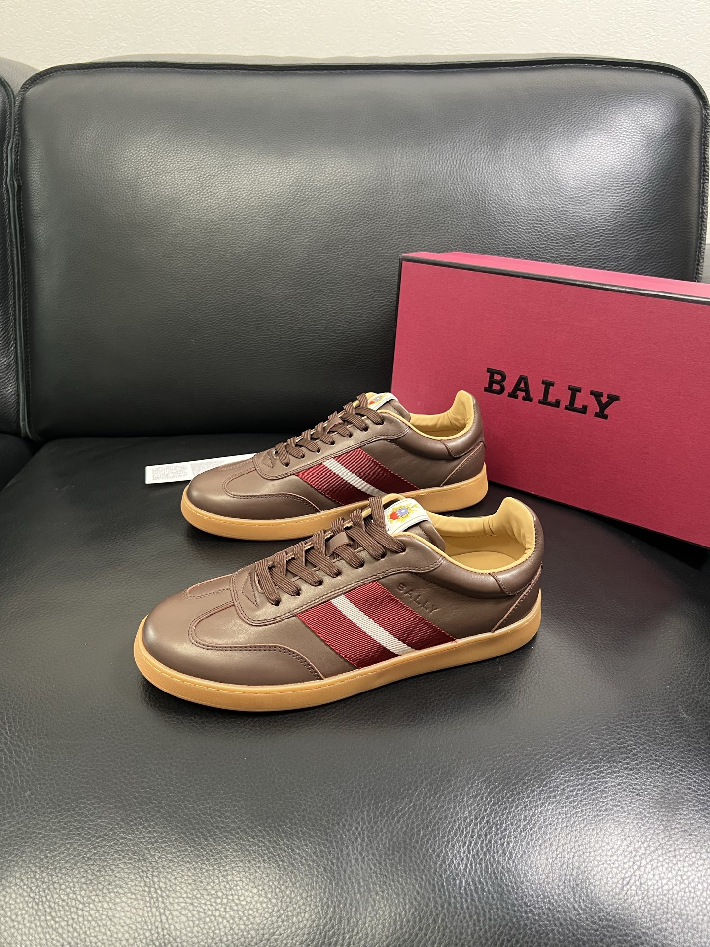  BALLY🔍顶级代购🇮🇹 巴利 经典配色专柜同步，鞋面意大利进口牛皮面料，进口水染牛皮里垫 ，鞋底：原