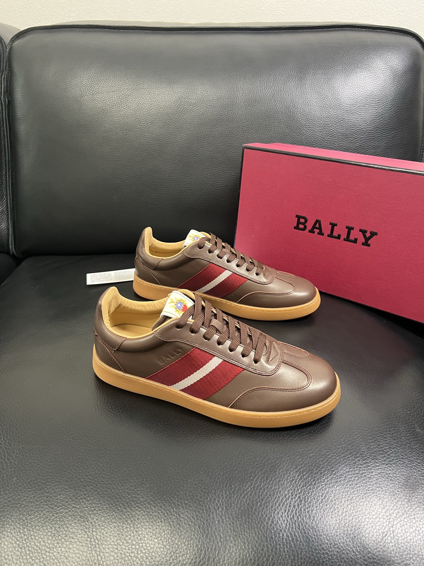  BALLY🔍顶级代购🇮🇹 巴利 经典配色专柜同步，鞋面意大利进口牛皮面料，进口水染牛皮里垫 ，鞋底：原