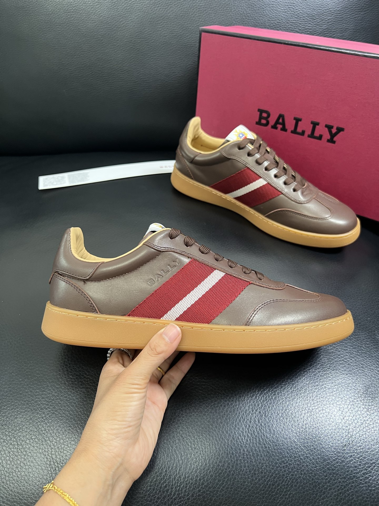  BALLY🔍顶级代购🇮🇹 巴利 经典配色专柜同步，鞋面意大利进口牛皮面料，进口水染牛皮里垫 ，鞋底：原