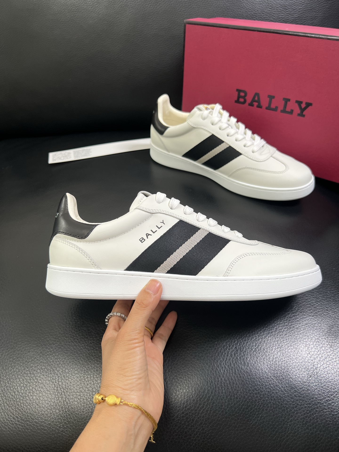  BALLY🔍顶级代购🇮🇹 巴利 经典配色专柜同步，鞋面意大利进口牛皮面料，进口水染牛皮里垫 ，鞋底：原