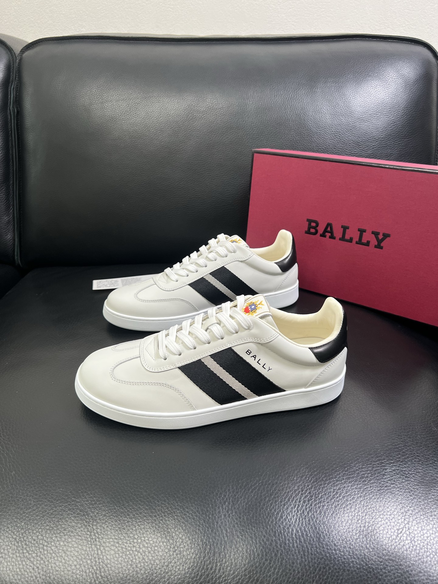  BALLY🔍顶级代购🇮🇹 巴利 经典配色专柜同步，鞋面意大利进口牛皮面料，进口水染牛皮里垫 ，鞋底：原