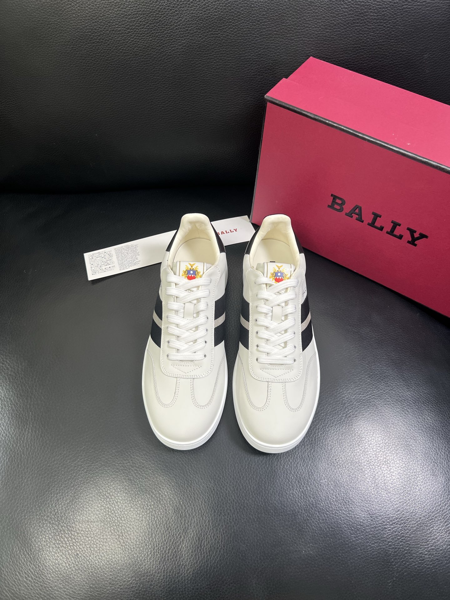  BALLY🔍顶级代购🇮🇹 巴利 经典配色专柜同步，鞋面意大利进口牛皮面料，进口水染牛皮里垫 ，鞋底：原