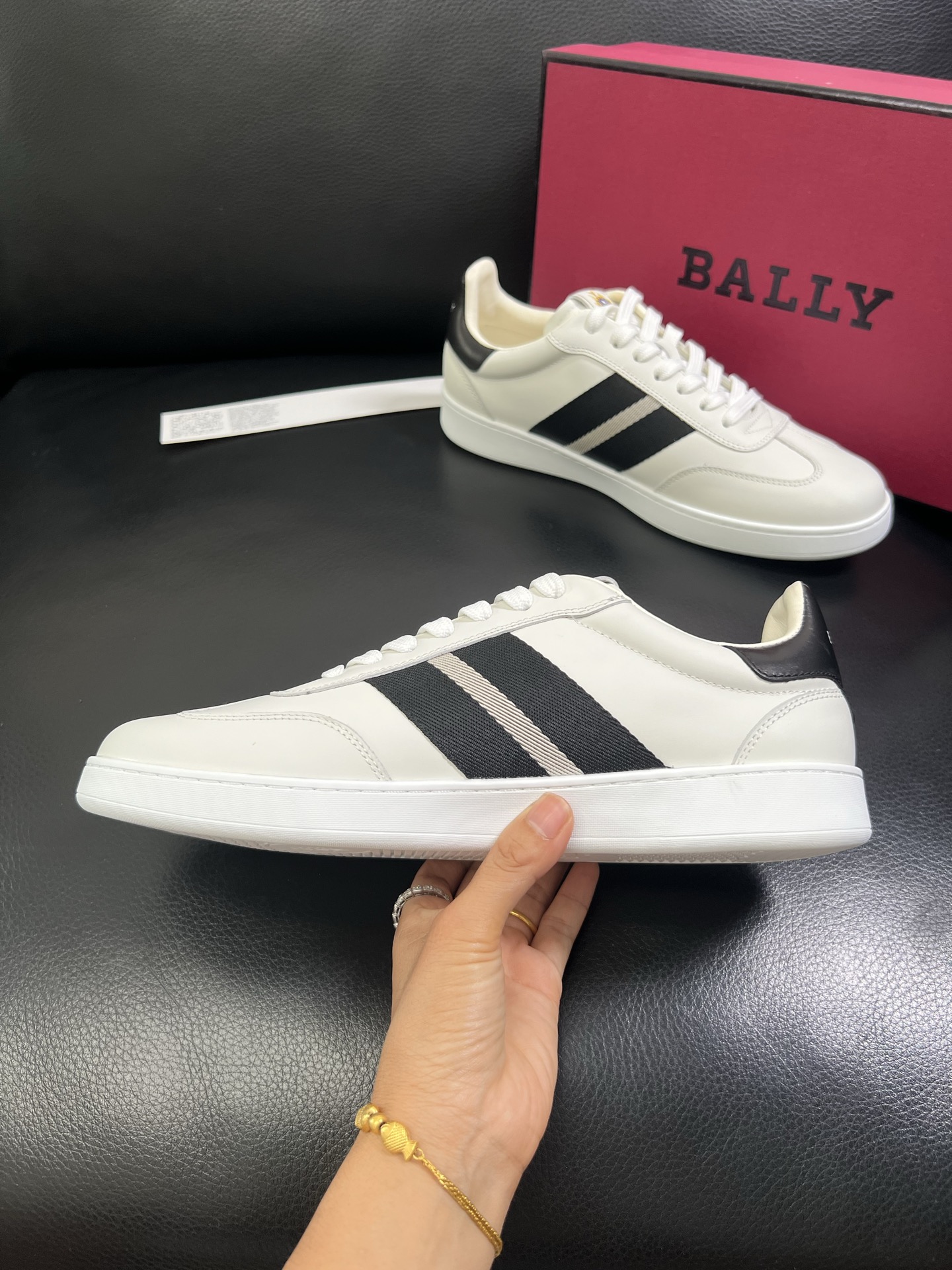  BALLY🔍顶级代购🇮🇹 巴利 经典配色专柜同步，鞋面意大利进口牛皮面料，进口水染牛皮里垫 ，鞋底：原