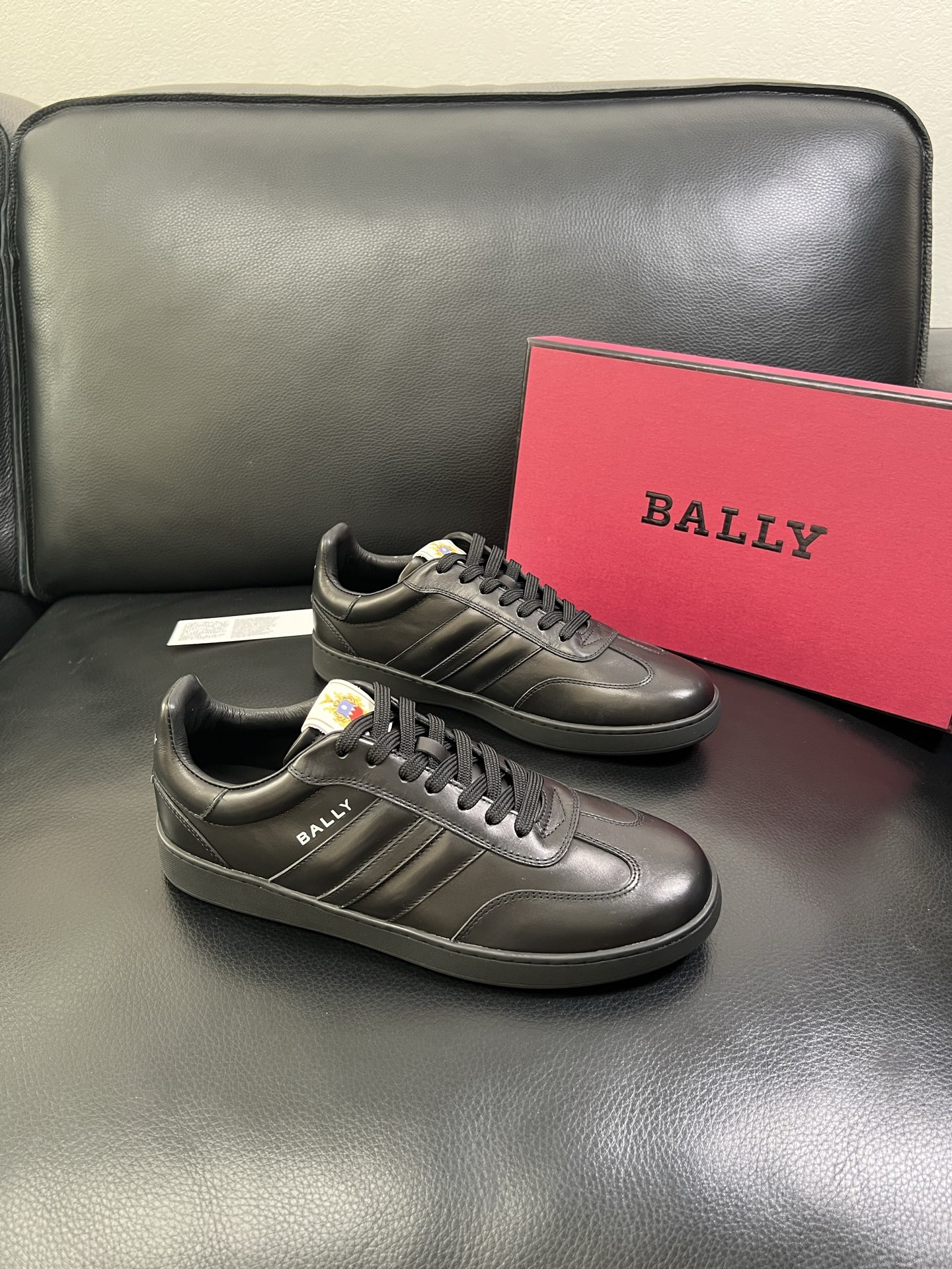  BALLY🔍顶级代购🇮🇹 巴利 经典配色专柜同步，鞋面意大利进口牛皮面料，进口水染牛皮里垫 ，鞋底：原