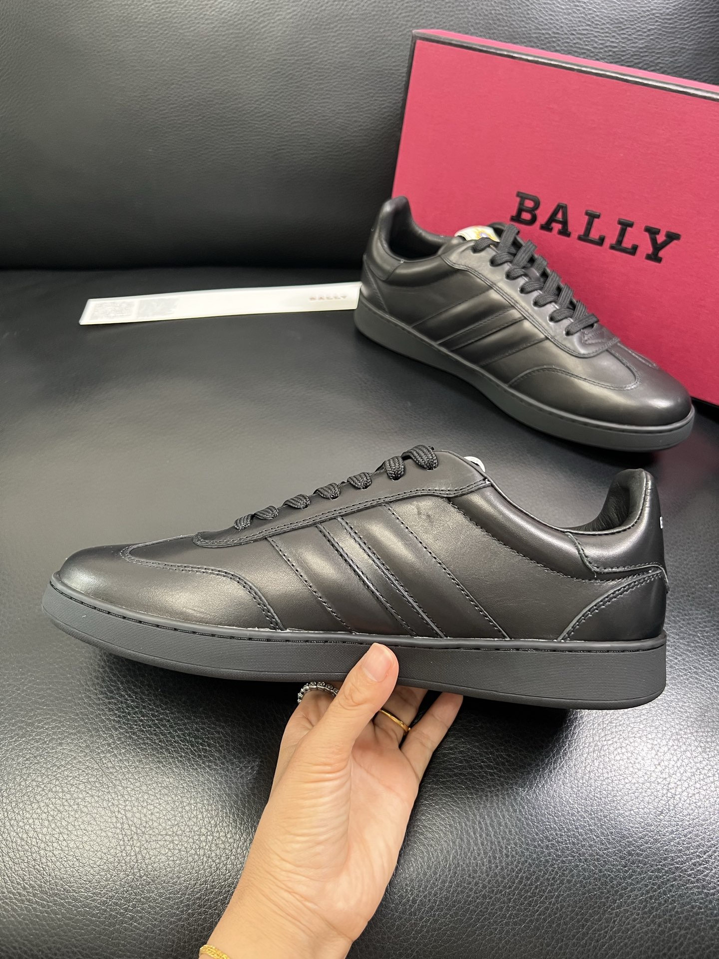  BALLY🔍顶级代购🇮🇹 巴利 经典配色专柜同步，鞋面意大利进口牛皮面料，进口水染牛皮里垫 ，鞋底：原