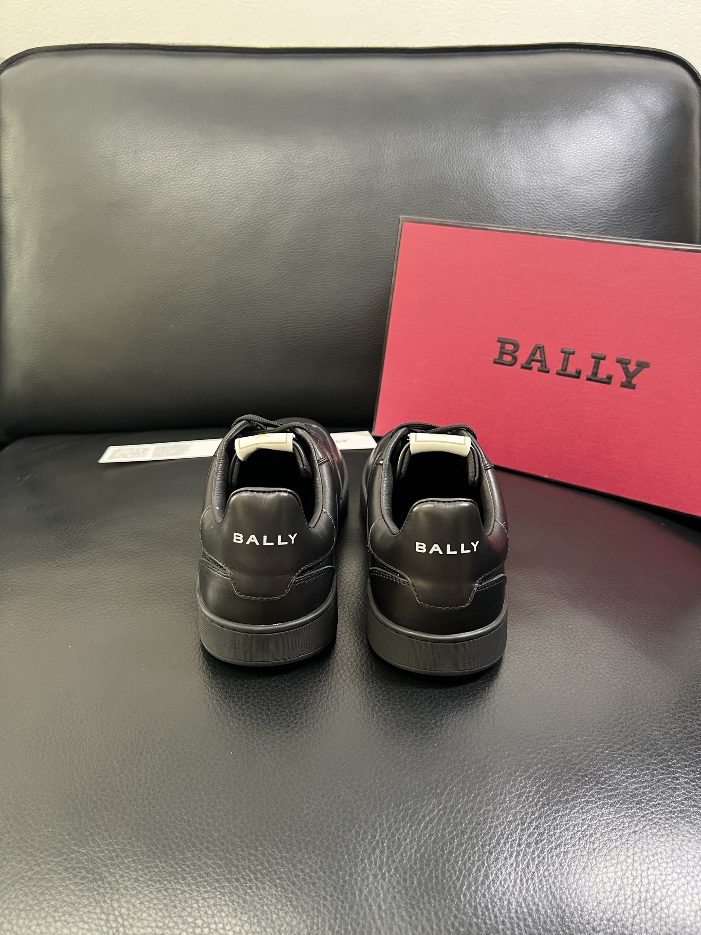 BALLY🔍顶级代购🇮🇹 巴利 经典配色专柜同步，鞋面意大利进口牛皮面料，进口水染牛皮里垫 ，鞋底：原