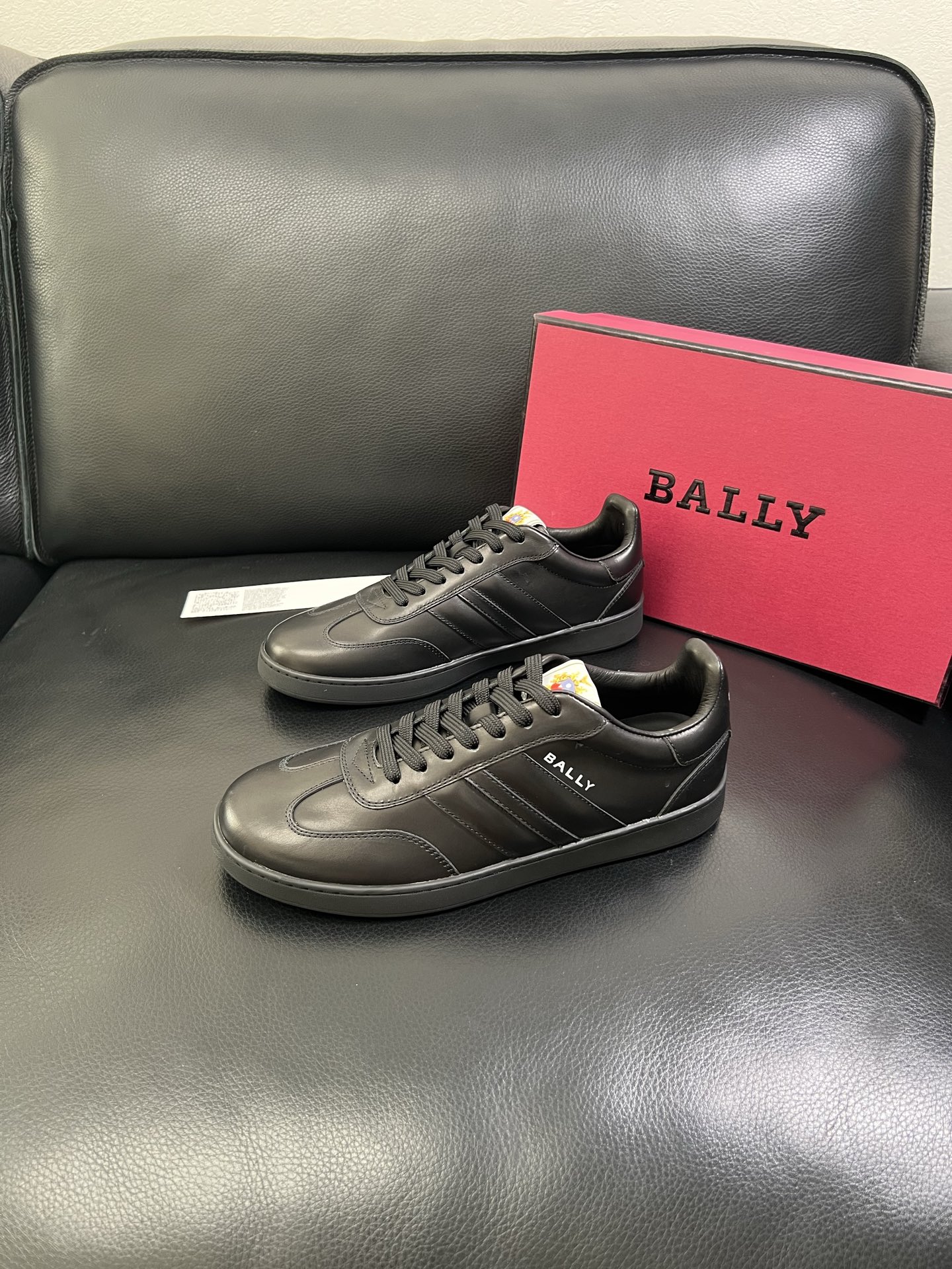  BALLY🔍顶级代购🇮🇹 巴利 经典配色专柜同步，鞋面意大利进口牛皮面料，进口水染牛皮里垫 ，鞋底：原