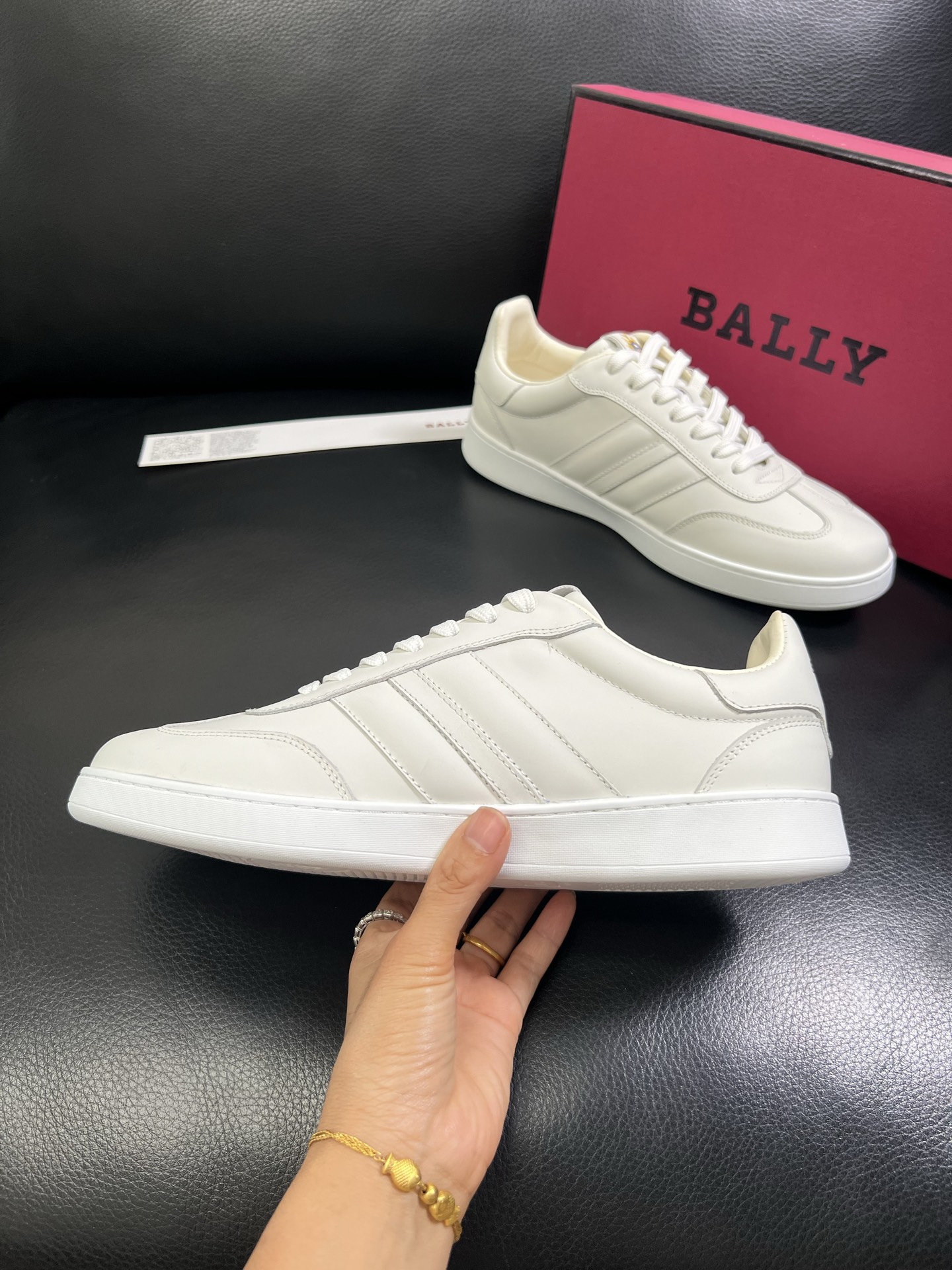  BALLY🔍顶级代购🇮🇹 巴利 经典配色专柜同步，鞋面意大利进口牛皮面料，进口水染牛皮里垫 ，鞋底：原