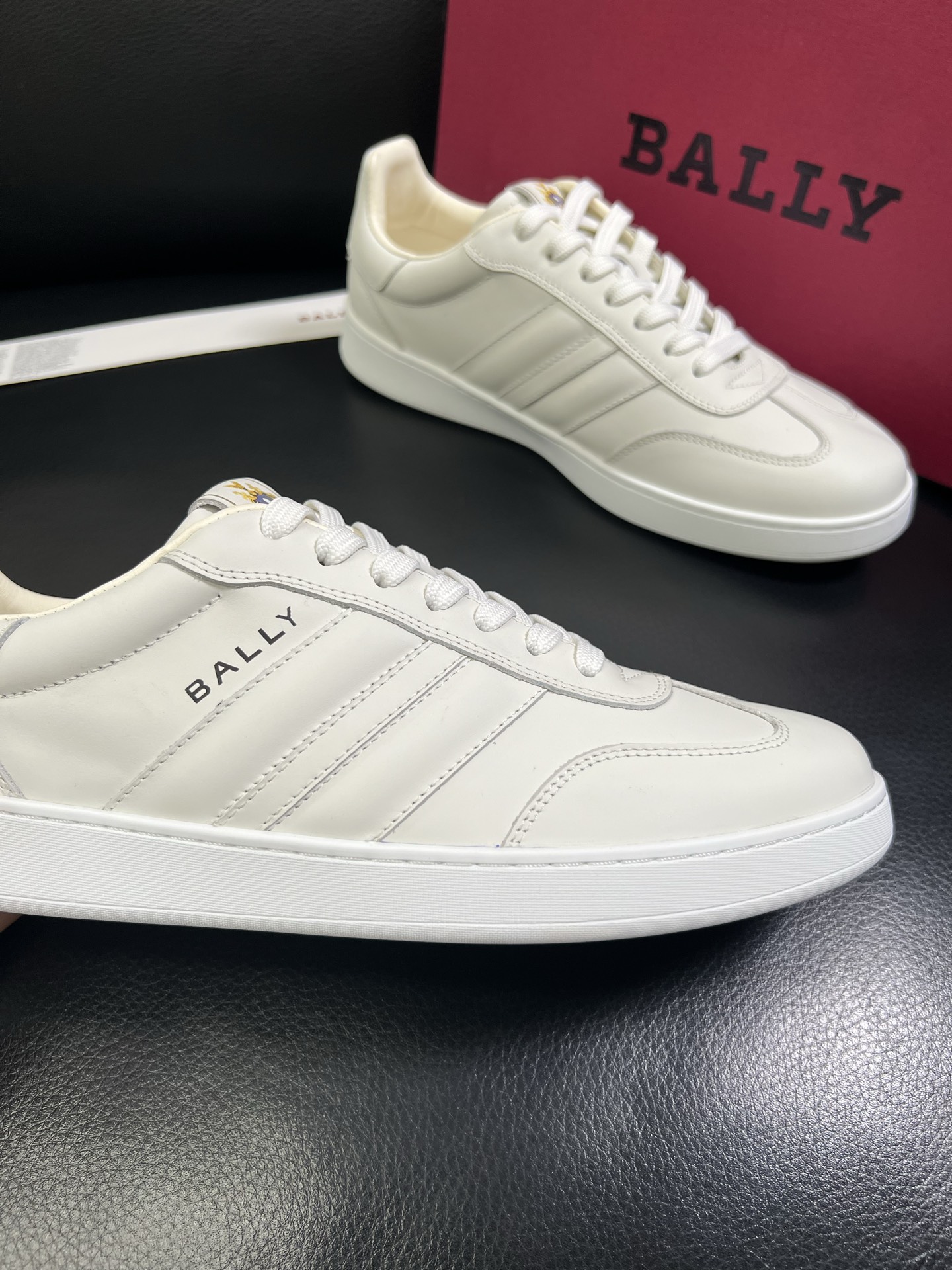  BALLY🔍顶级代购🇮🇹 巴利 经典配色专柜同步，鞋面意大利进口牛皮面料，进口水染牛皮里垫 ，鞋底：原