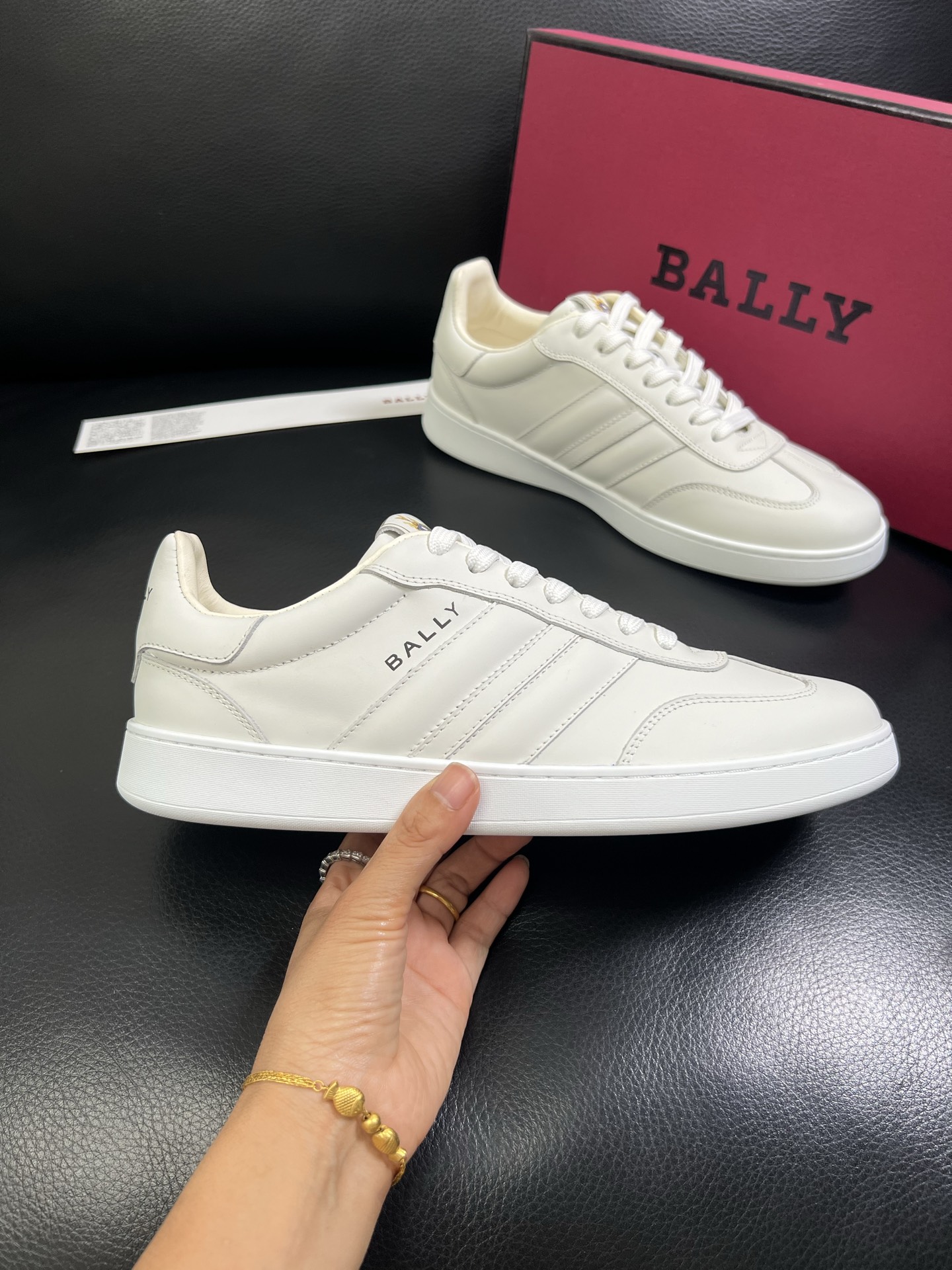  BALLY🔍顶级代购🇮🇹 巴利 经典配色专柜同步，鞋面意大利进口牛皮面料，进口水染牛皮里垫 ，鞋底：原