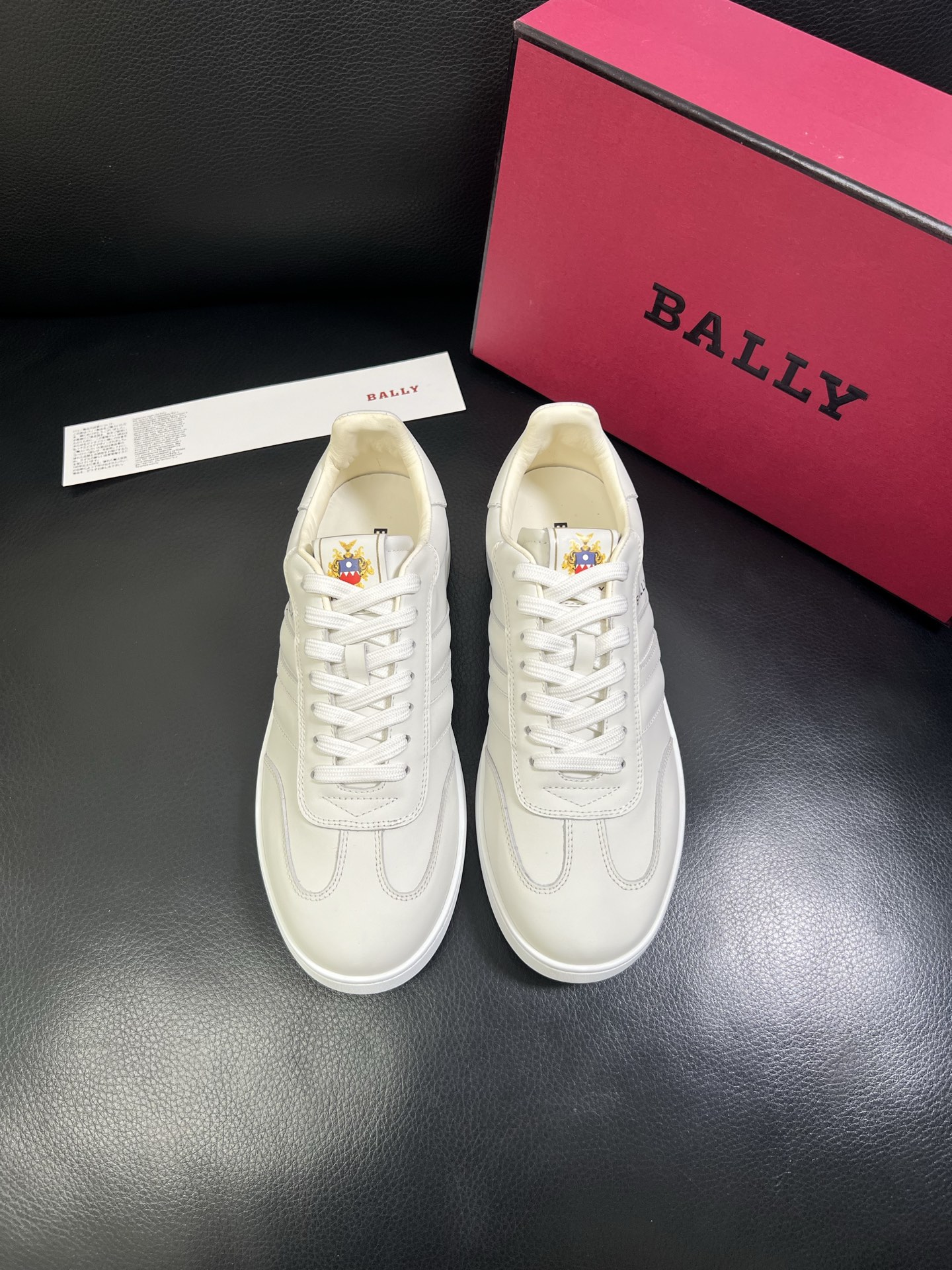  BALLY🔍顶级代购🇮🇹 巴利 经典配色专柜同步，鞋面意大利进口牛皮面料，进口水染牛皮里垫 ，鞋底：原