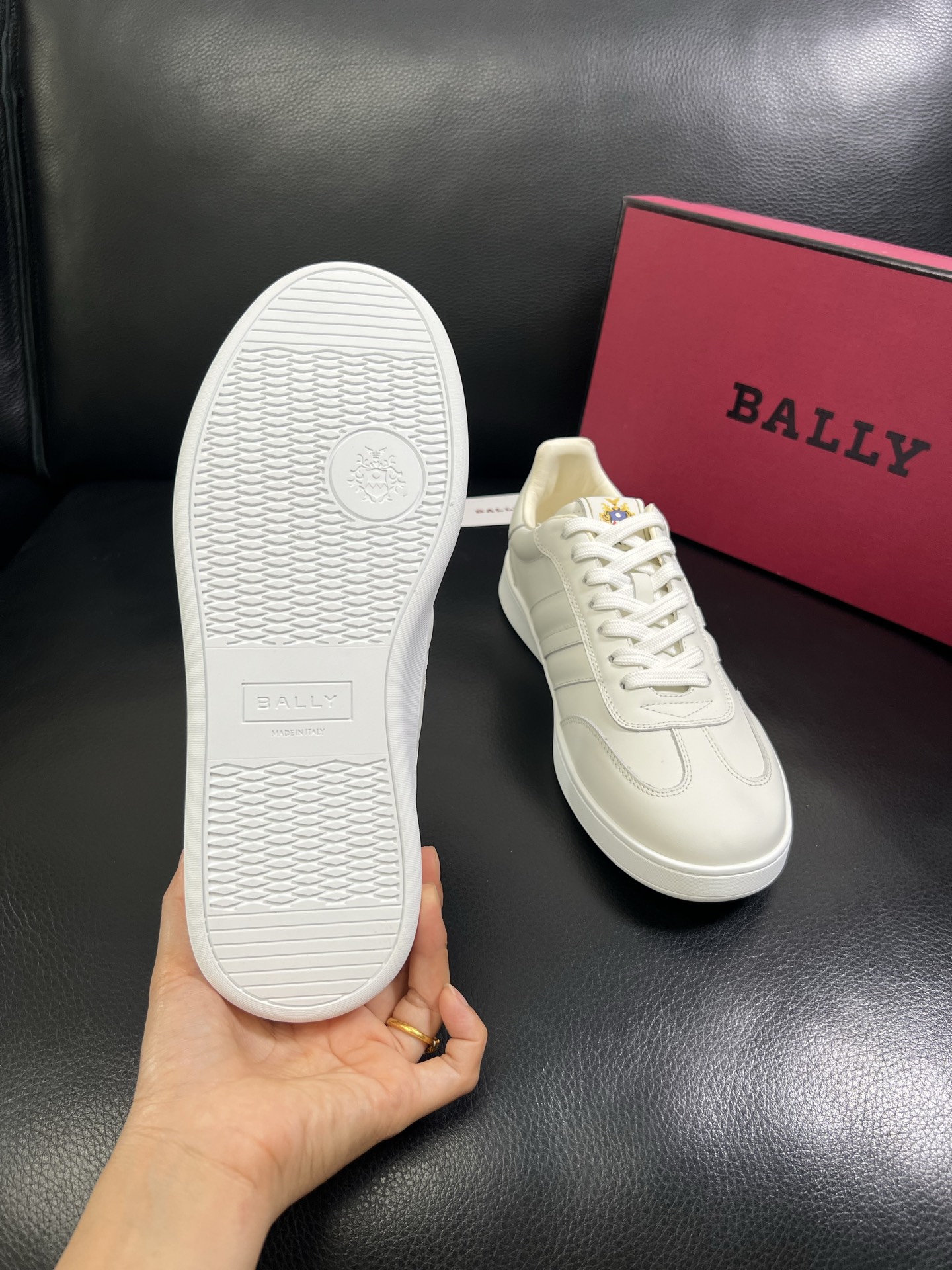  BALLY🔍顶级代购🇮🇹 巴利 经典配色专柜同步，鞋面意大利进口牛皮面料，进口水染牛皮里垫 ，鞋底：原