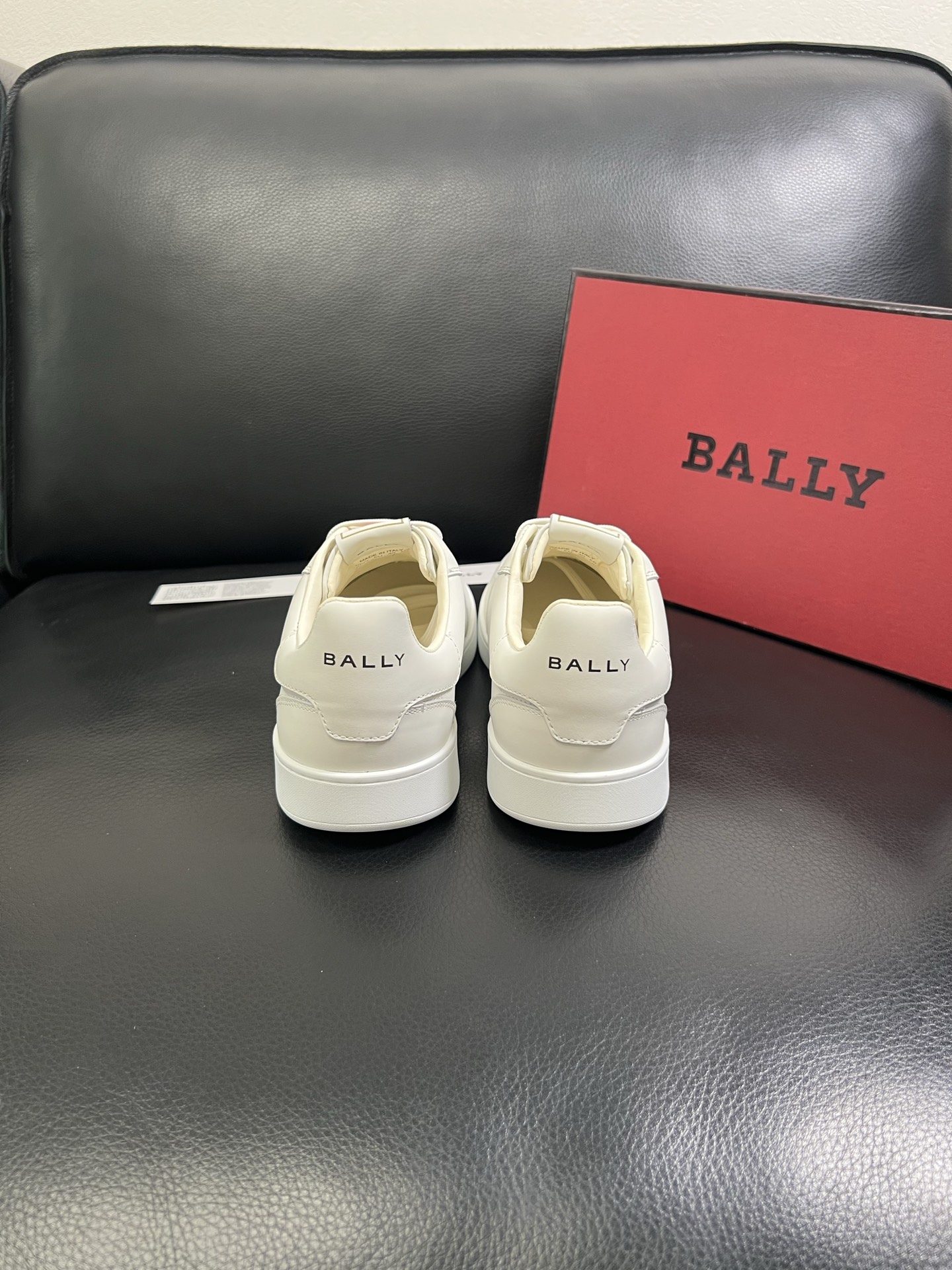  BALLY🔍顶级代购🇮🇹 巴利 经典配色专柜同步，鞋面意大利进口牛皮面料，进口水染牛皮里垫 ，鞋底：原