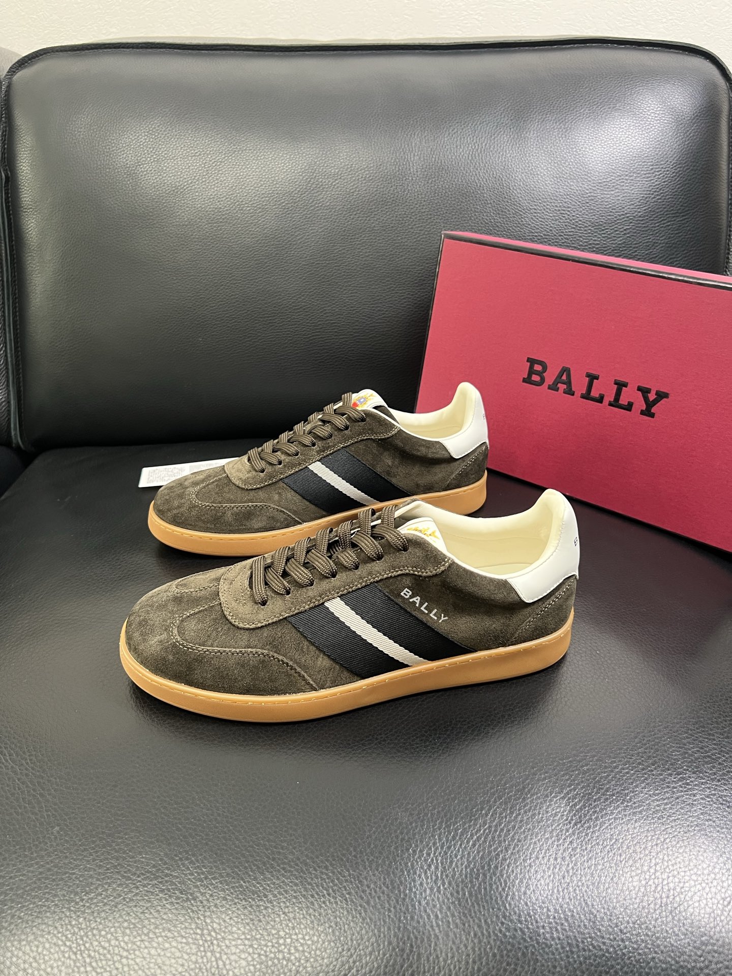  BALLY🔍顶级代购🇮🇹 巴利 经典配色专柜同步，鞋面意大利进口牛皮面料，进口水染牛皮里垫 ，鞋底：原