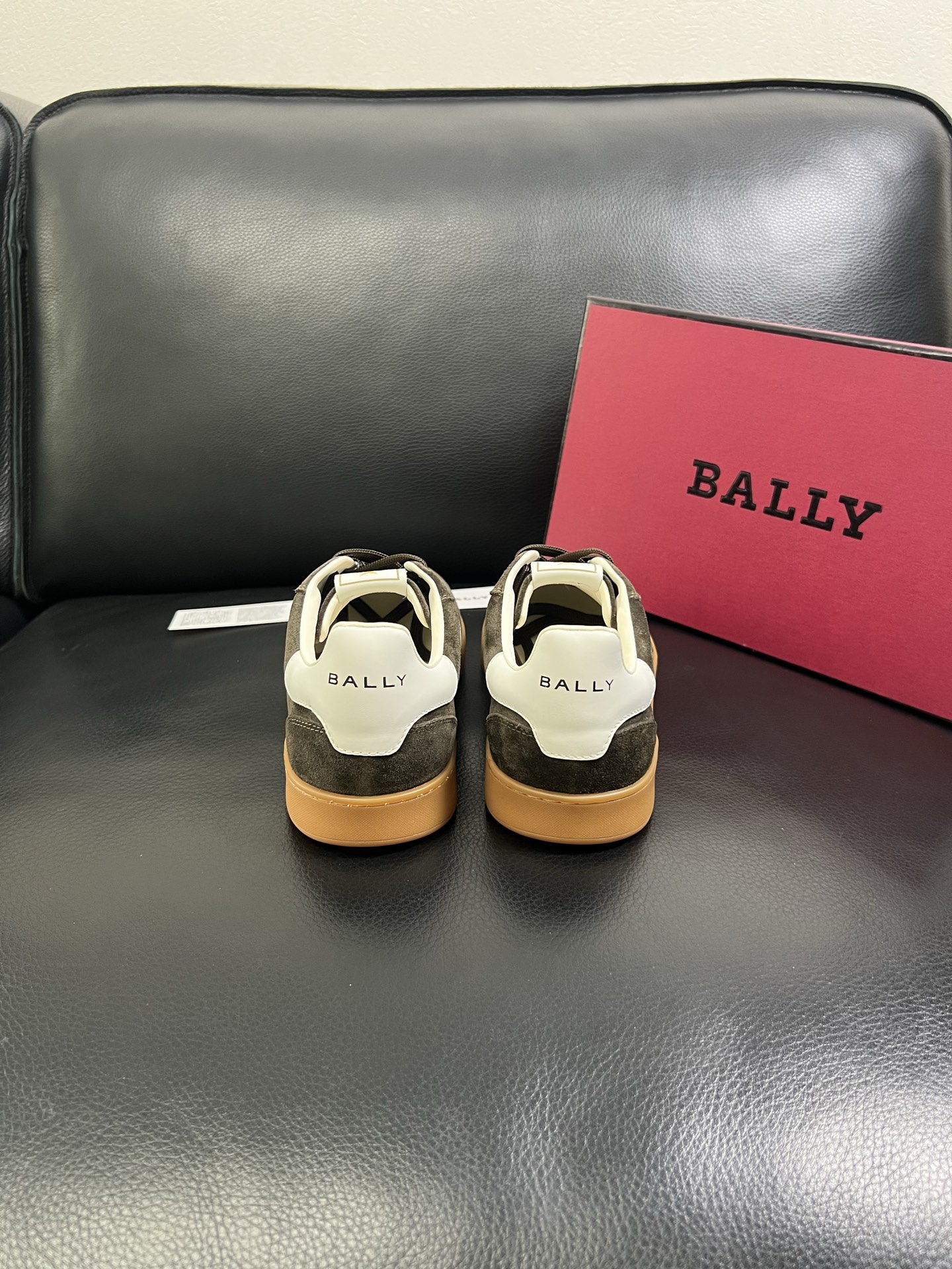  BALLY🔍顶级代购🇮🇹 巴利 经典配色专柜同步，鞋面意大利进口牛皮面料，进口水染牛皮里垫 ，鞋底：原