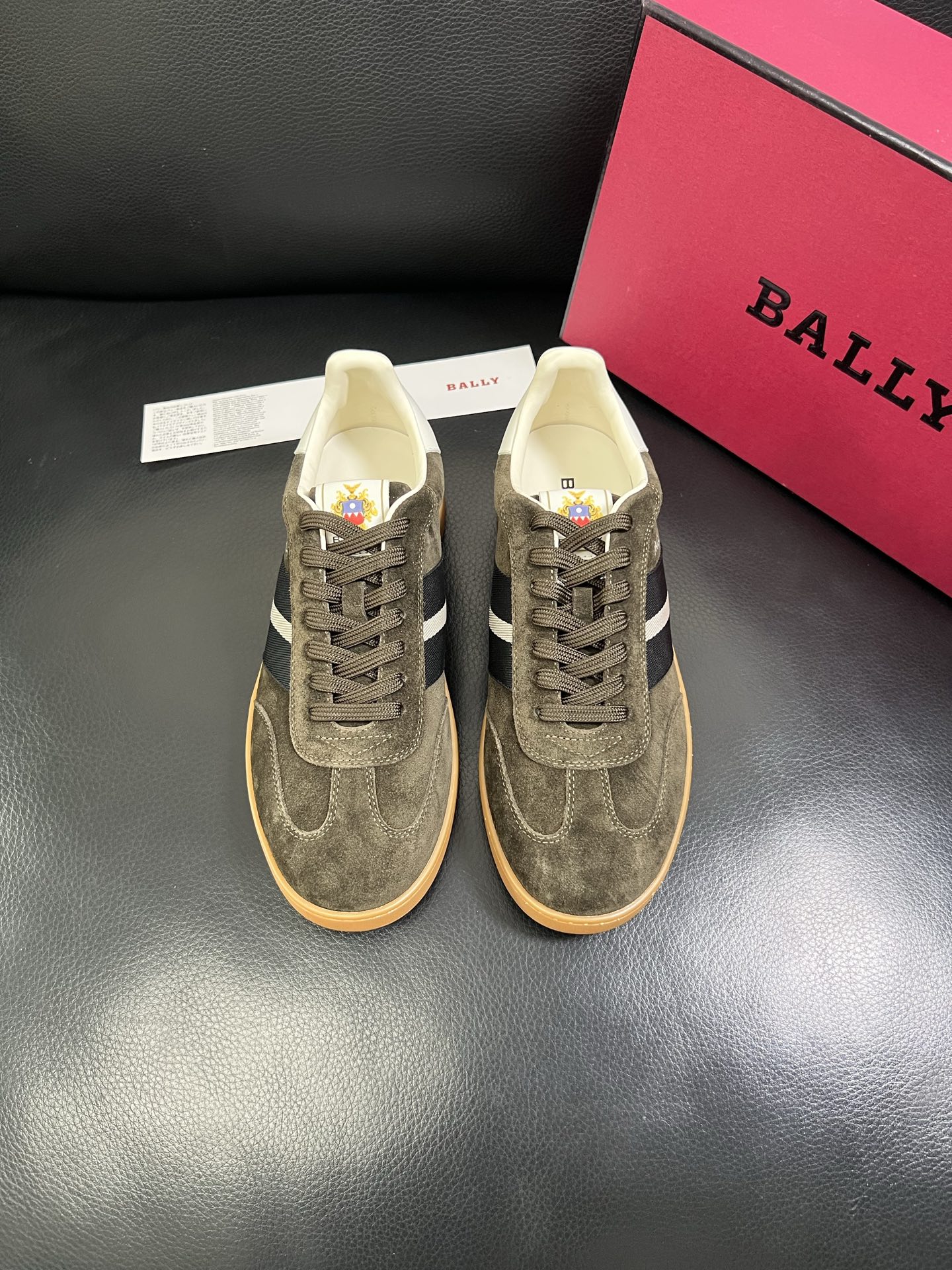  BALLY🔍顶级代购🇮🇹 巴利 经典配色专柜同步，鞋面意大利进口牛皮面料，进口水染牛皮里垫 ，鞋底：原