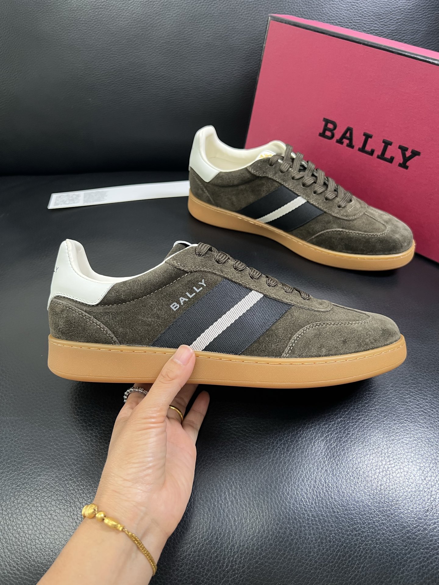  BALLY🔍顶级代购🇮🇹 巴利 经典配色专柜同步，鞋面意大利进口牛皮面料，进口水染牛皮里垫 ，鞋底：原