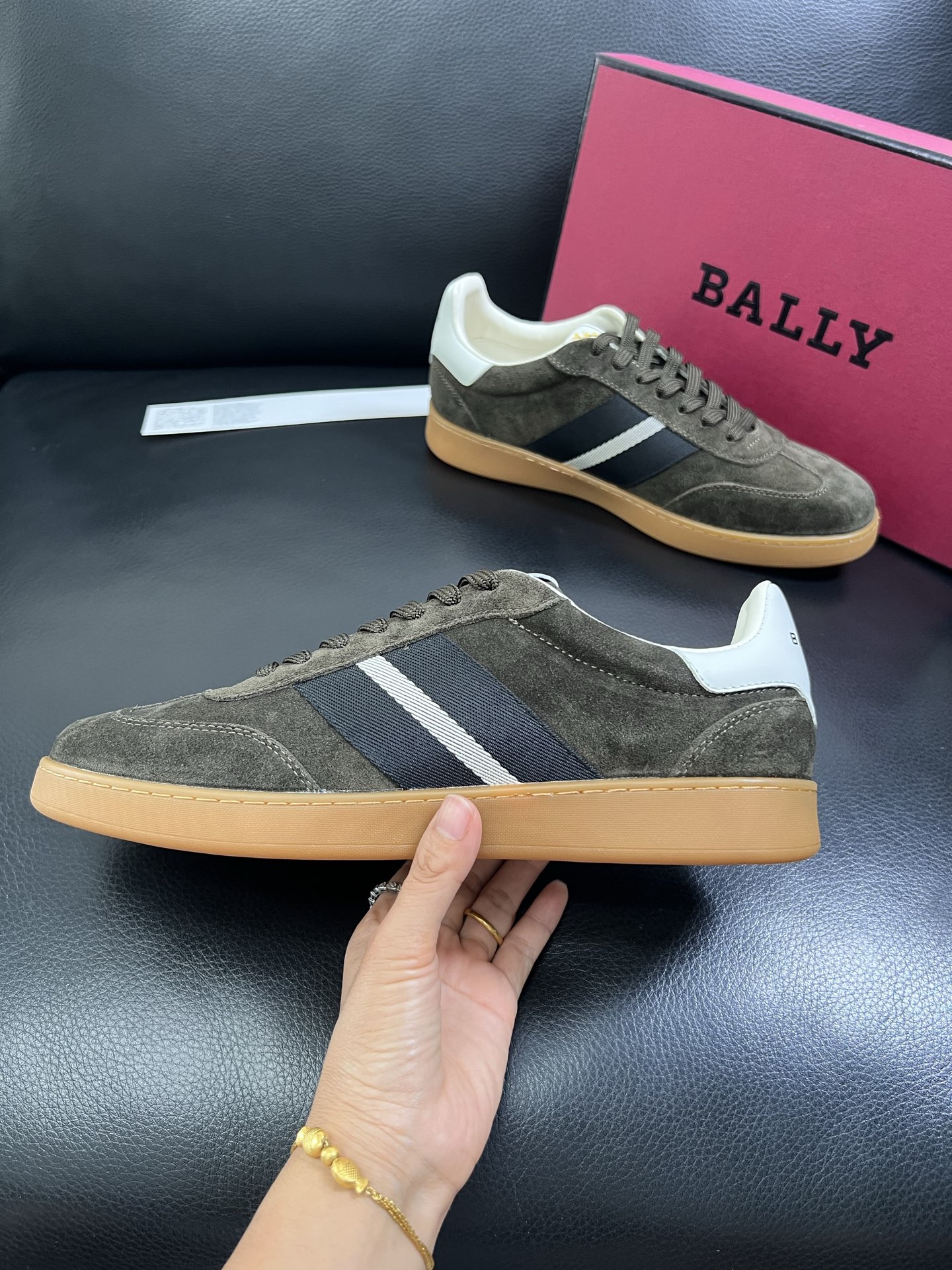  BALLY🔍顶级代购🇮🇹 巴利 经典配色专柜同步，鞋面意大利进口牛皮面料，进口水染牛皮里垫 ，鞋底：原