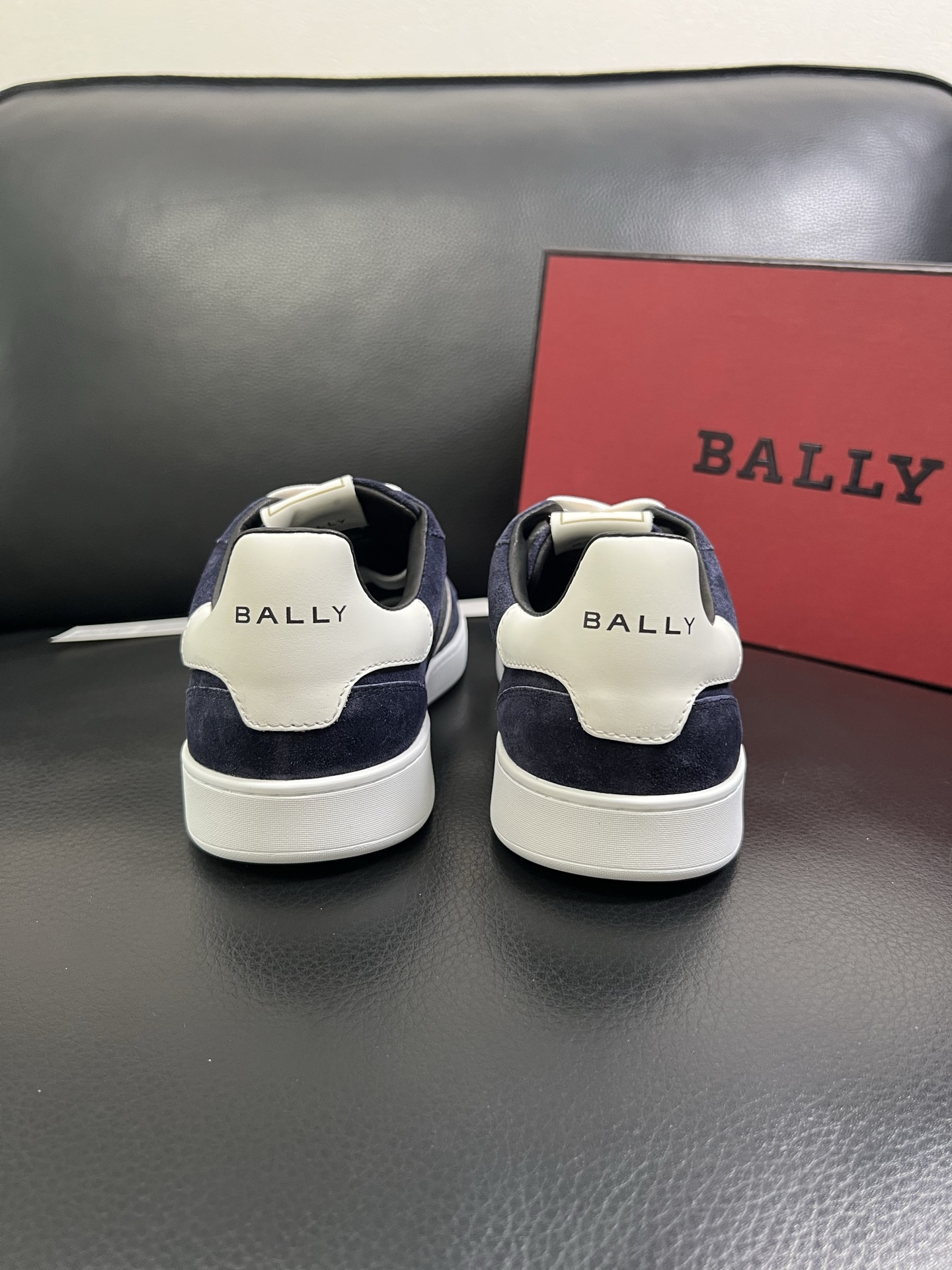  BALLY🔍顶级代购🇮🇹 巴利 经典配色专柜同步，鞋面意大利进口牛皮面料，进口水染牛皮里垫 ，鞋底：原