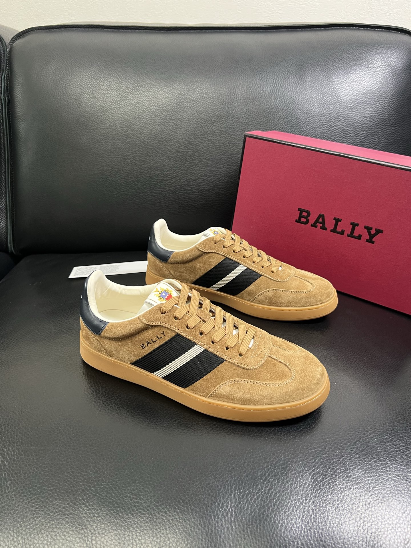  BALLY🔍顶级代购🇮🇹 巴利 经典配色专柜同步，鞋面意大利进口牛皮面料，进口水染牛皮里垫 ，鞋底：原