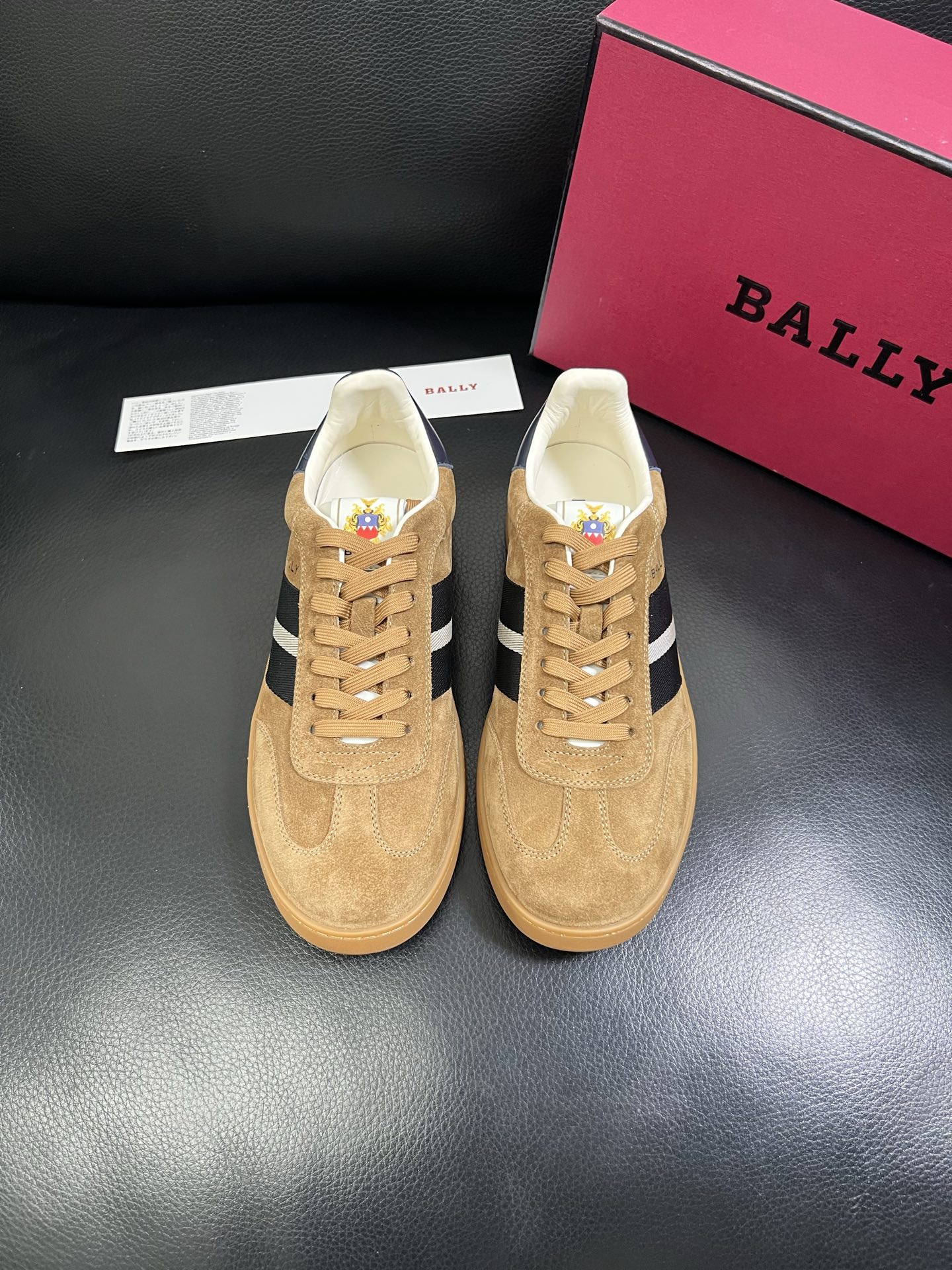 BALLY🔍顶级代购🇮🇹 巴利 经典配色专柜同步，鞋面意大利进口牛皮面料，进口水染牛皮里垫 ，鞋底：原
