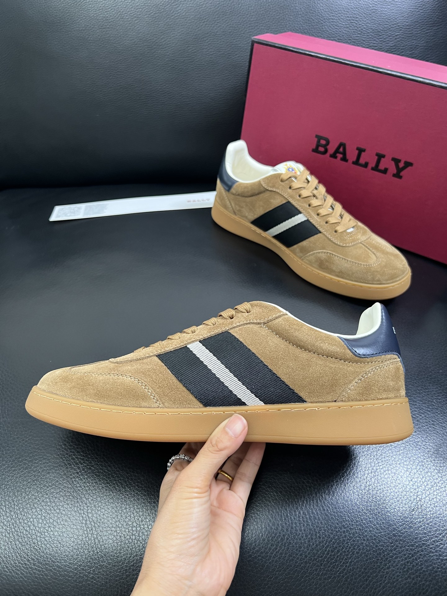  BALLY🔍顶级代购🇮🇹 巴利 经典配色专柜同步，鞋面意大利进口牛皮面料，进口水染牛皮里垫 ，鞋底：原