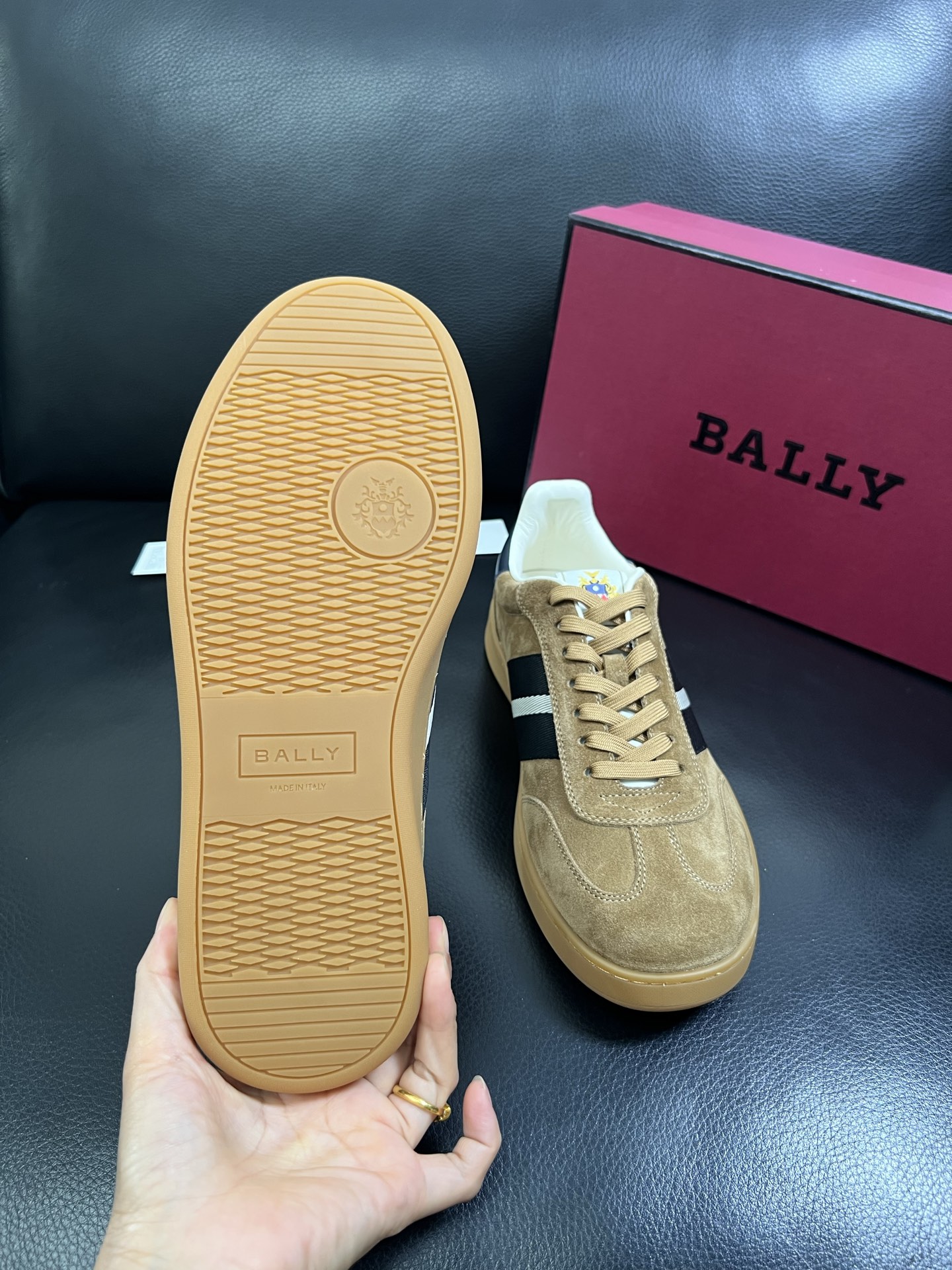  BALLY🔍顶级代购🇮🇹 巴利 经典配色专柜同步，鞋面意大利进口牛皮面料，进口水染牛皮里垫 ，鞋底：原