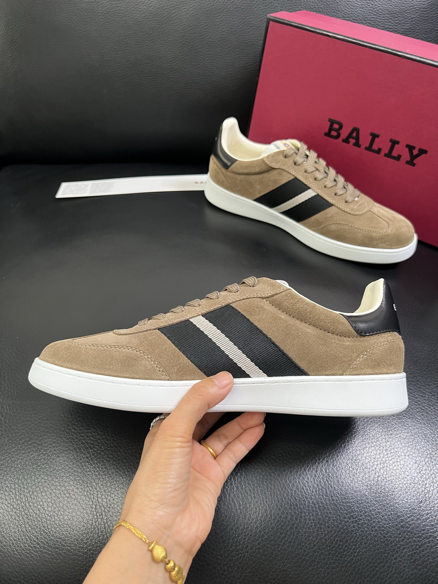  BALLY🔍顶级代购🇮🇹 巴利 经典配色专柜同步，鞋面意大利进口牛皮面料，进口水染牛皮里垫 ，鞋底：原