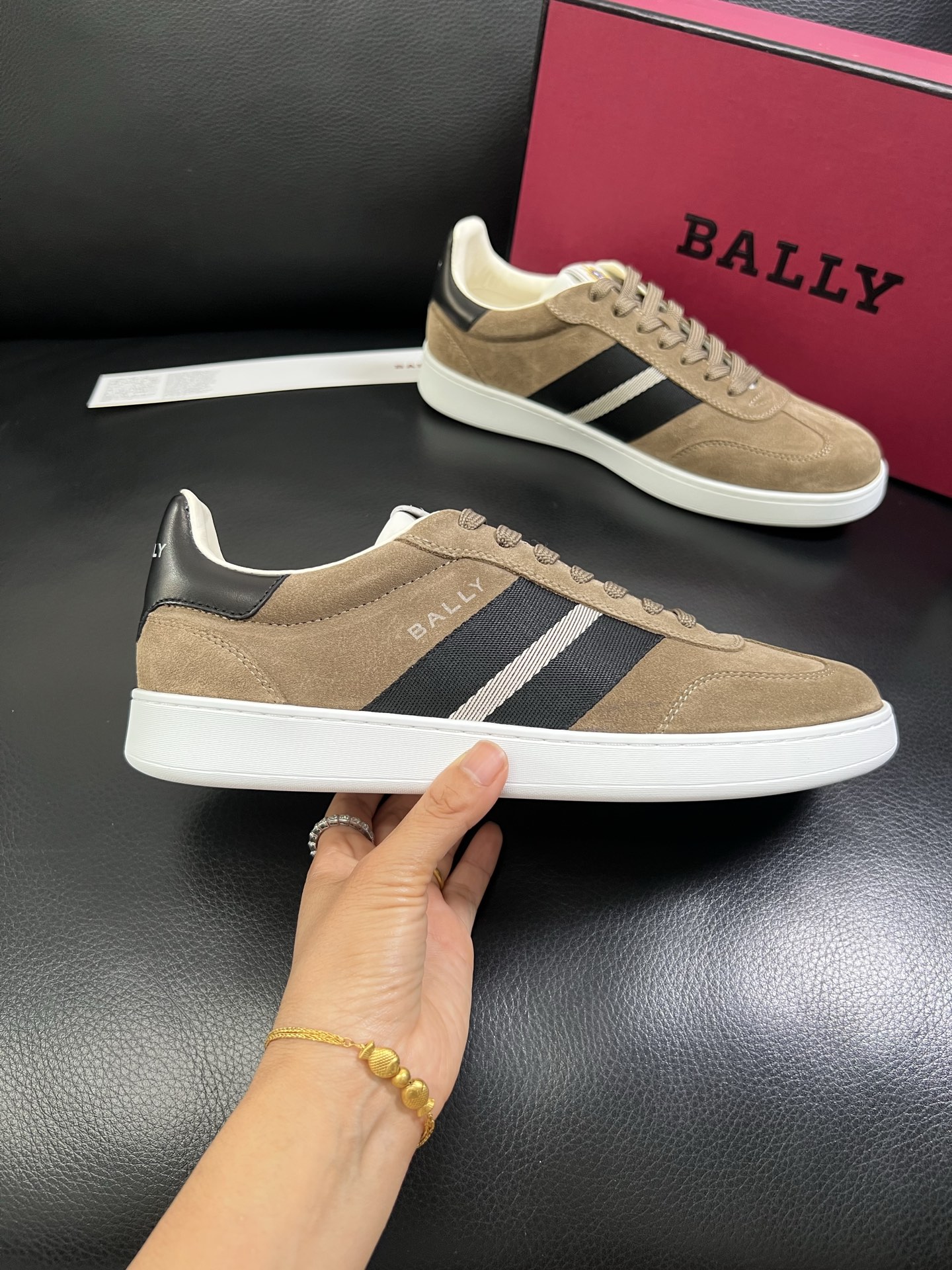  BALLY🔍顶级代购🇮🇹 巴利 经典配色专柜同步，鞋面意大利进口牛皮面料，进口水染牛皮里垫 ，鞋底：原