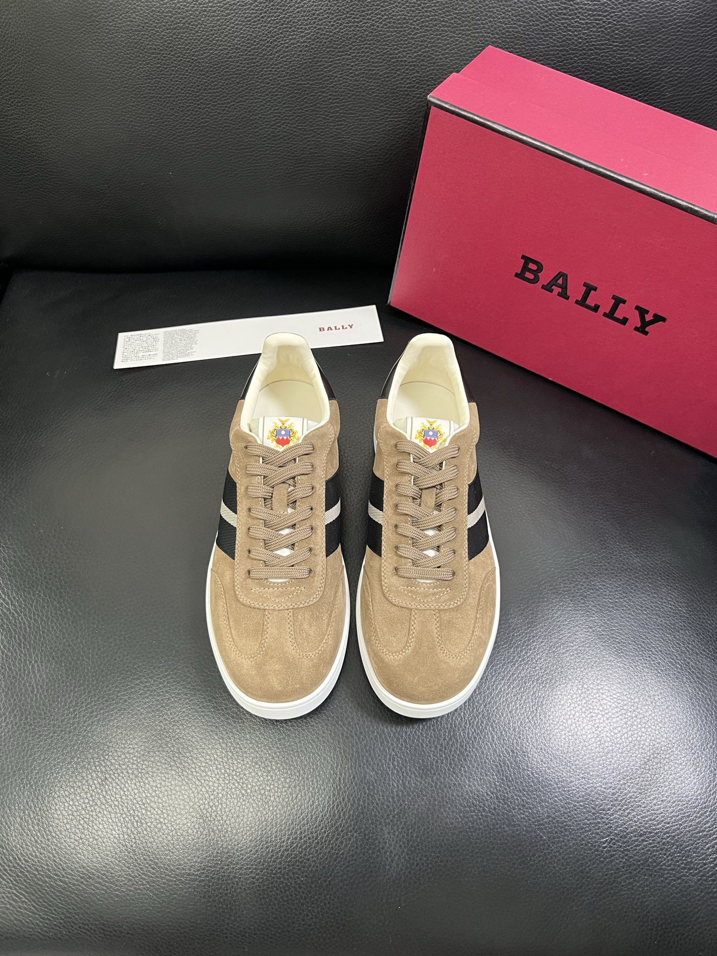  BALLY🔍顶级代购🇮🇹 巴利 经典配色专柜同步，鞋面意大利进口牛皮面料，进口水染牛皮里垫 ，鞋底：原